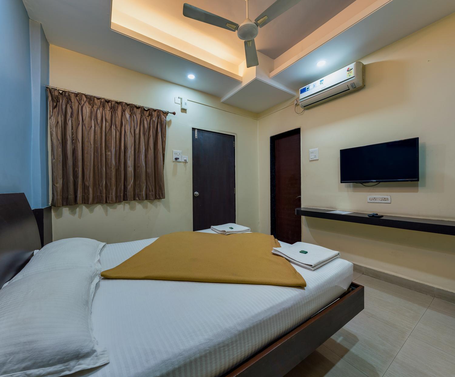 Standard Double Room with Fan photo 2