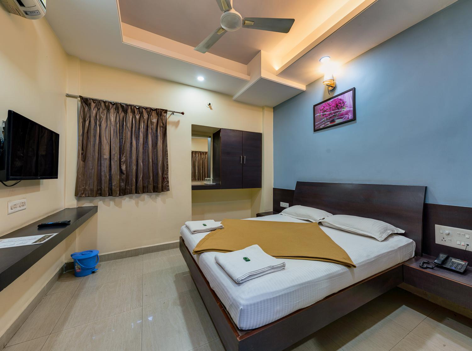 Standard Double Room with Fan photo 3