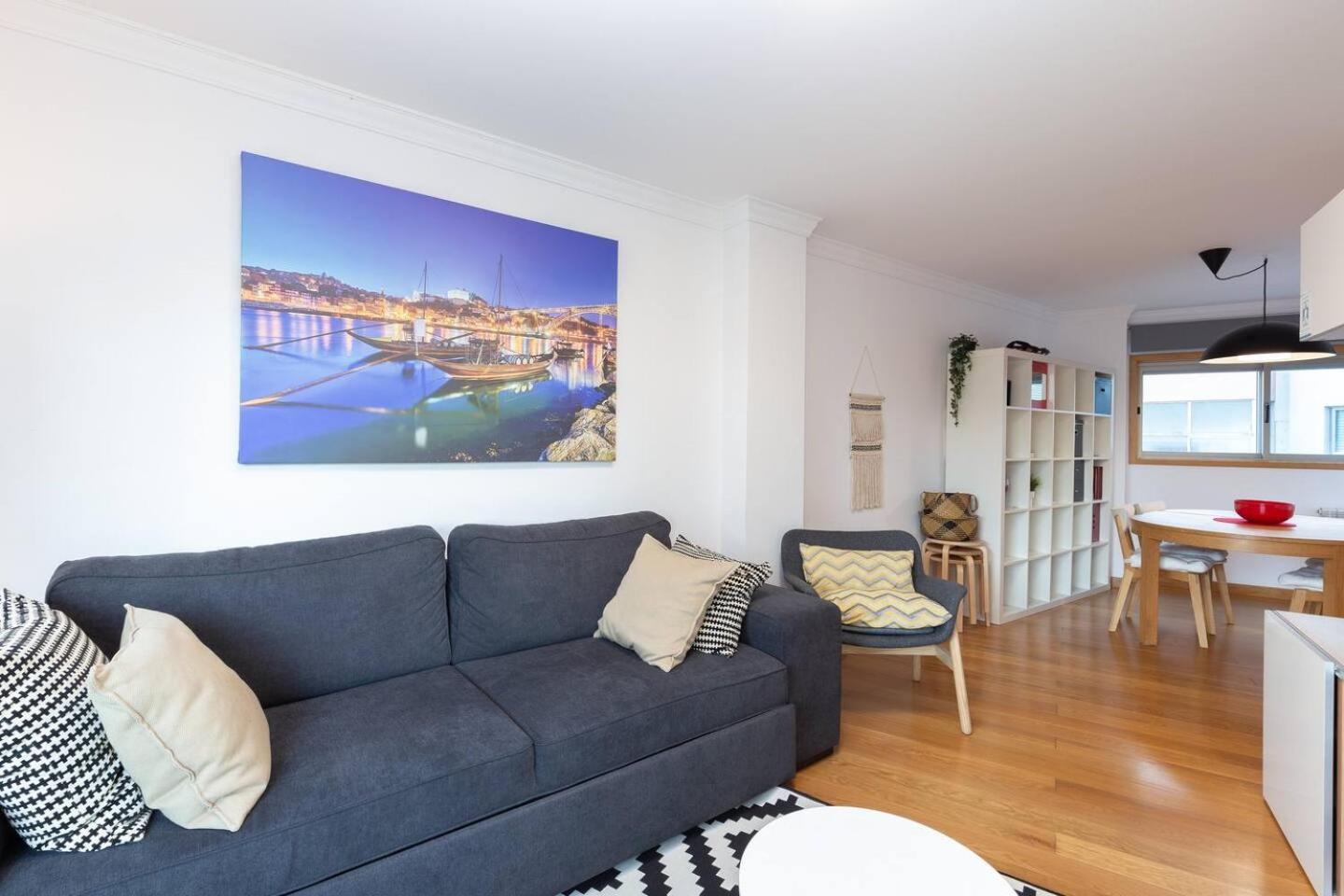 Apartment with Balcony - Photo 16