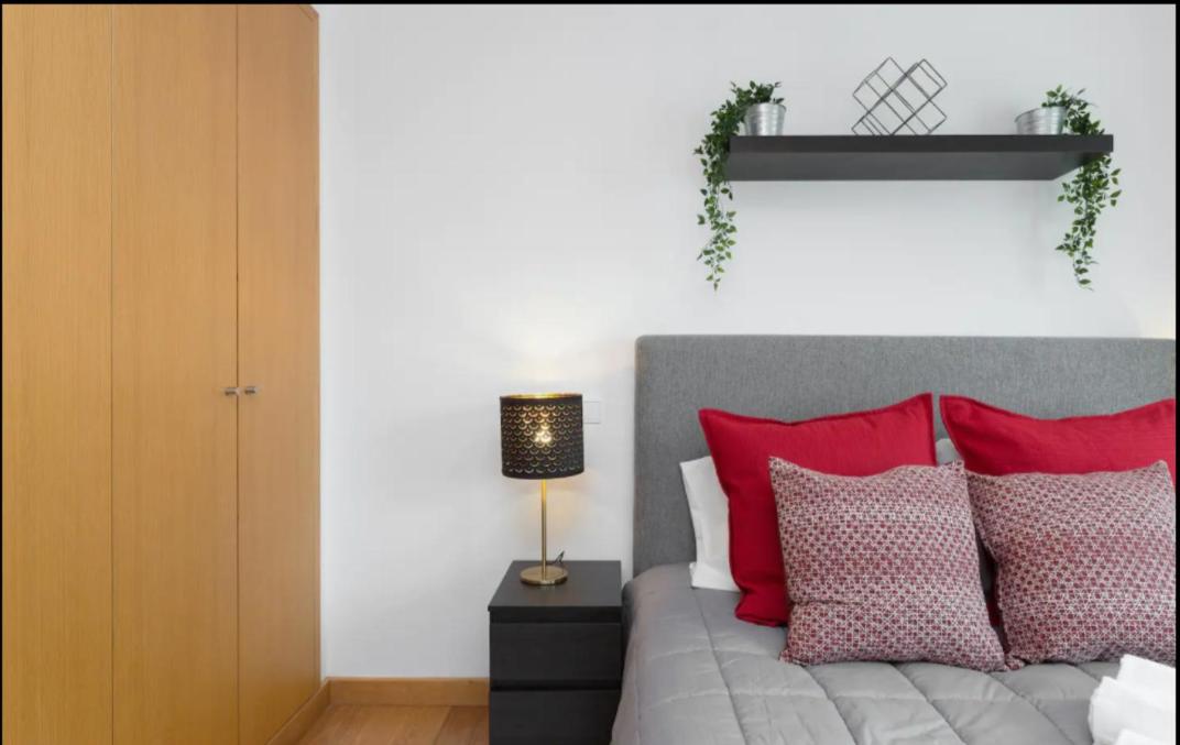 Apartment with Balcony - Photo 18