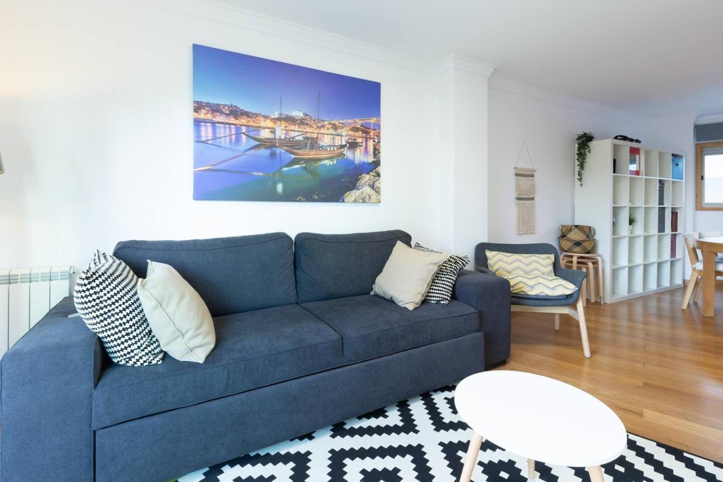 Apartment with Balcony - Photo 22
