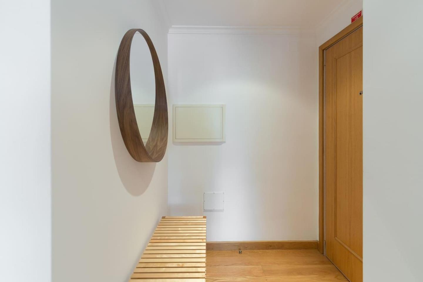 Apartment with Balcony - Photo 23