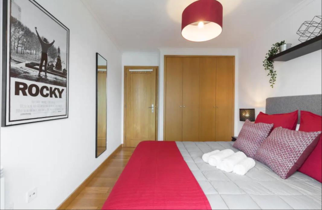 Apartment with Balcony - Photo 25