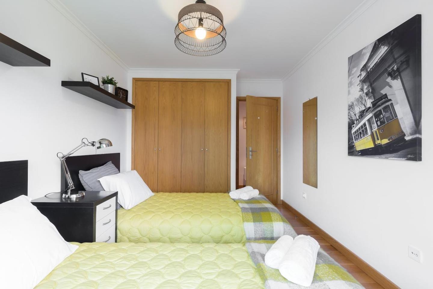 Apartment with Balcony - Photo 30