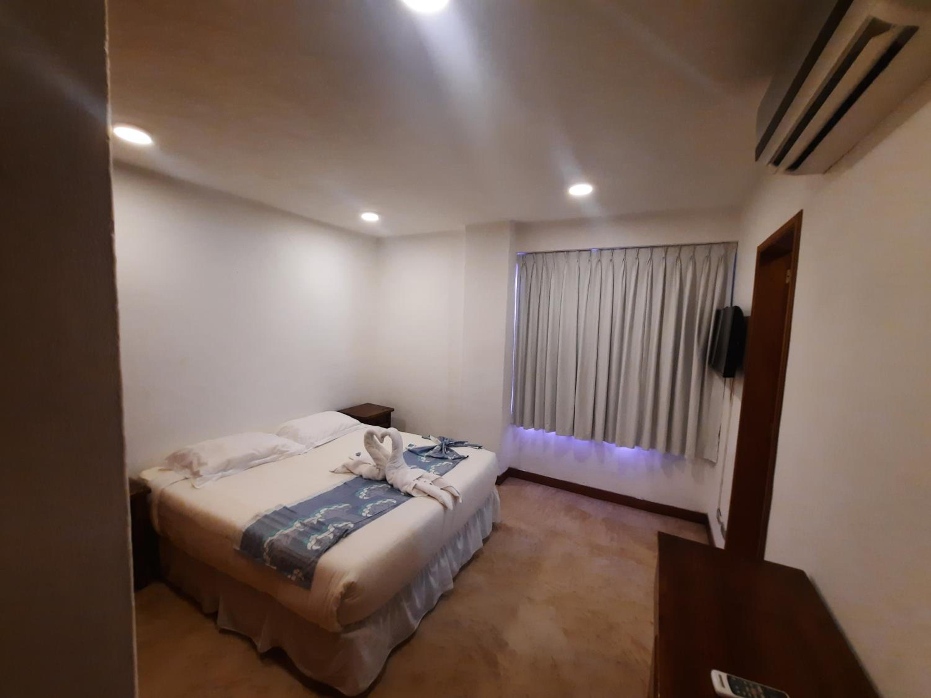 One-Bedroom Standard Apartment photo 2