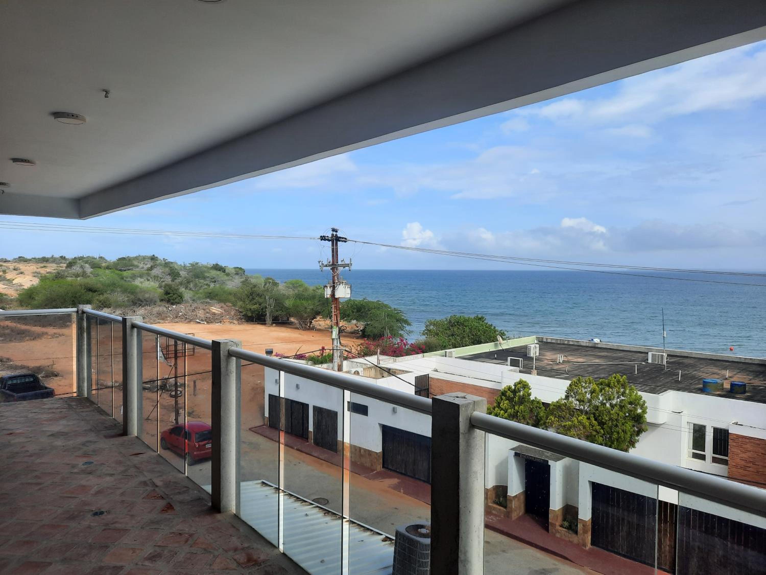 One-Bedroom Apartment with Sea View and Balcony photo 3