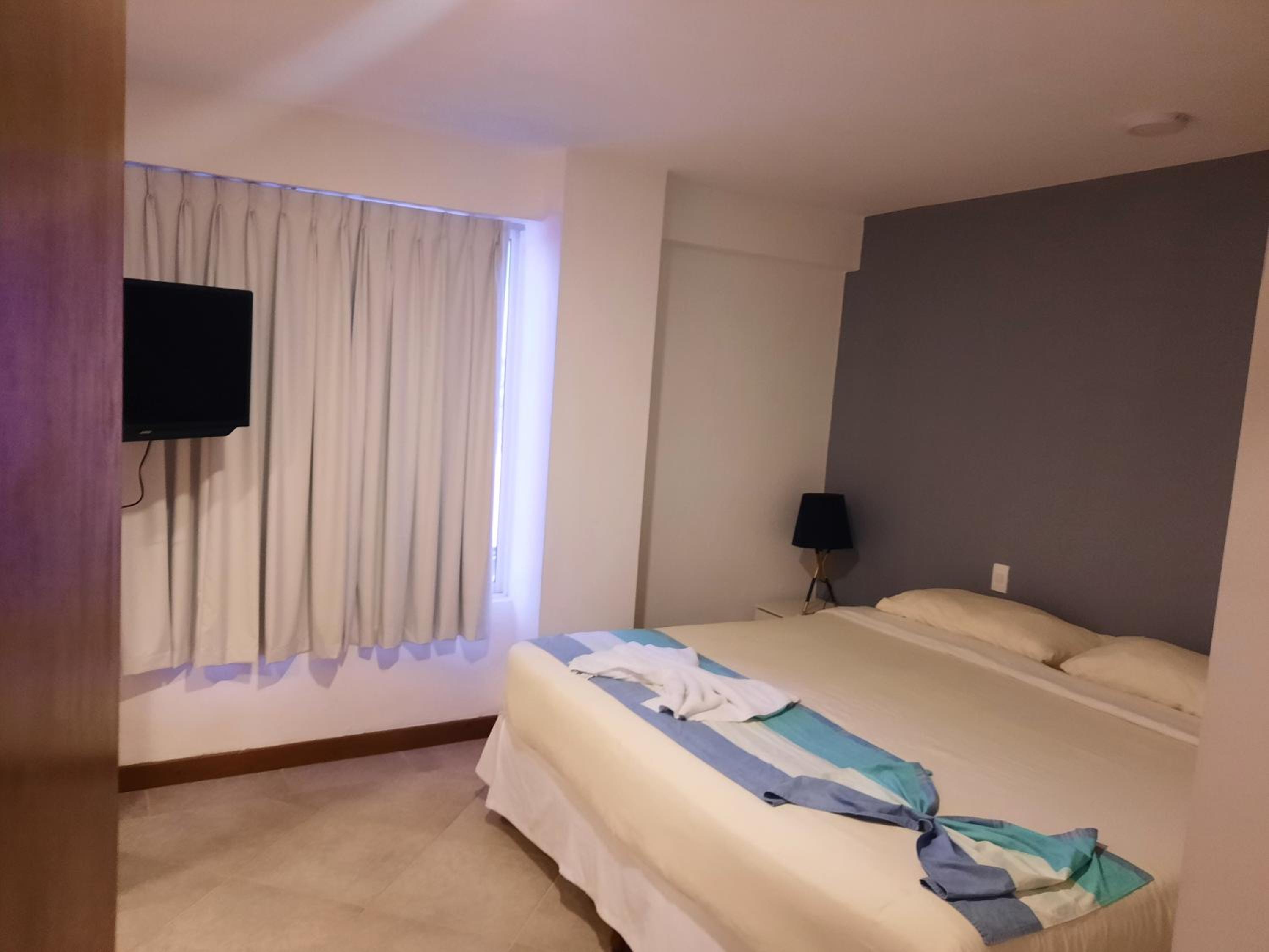One-Bedroom Apartment with Sea View and Balcony