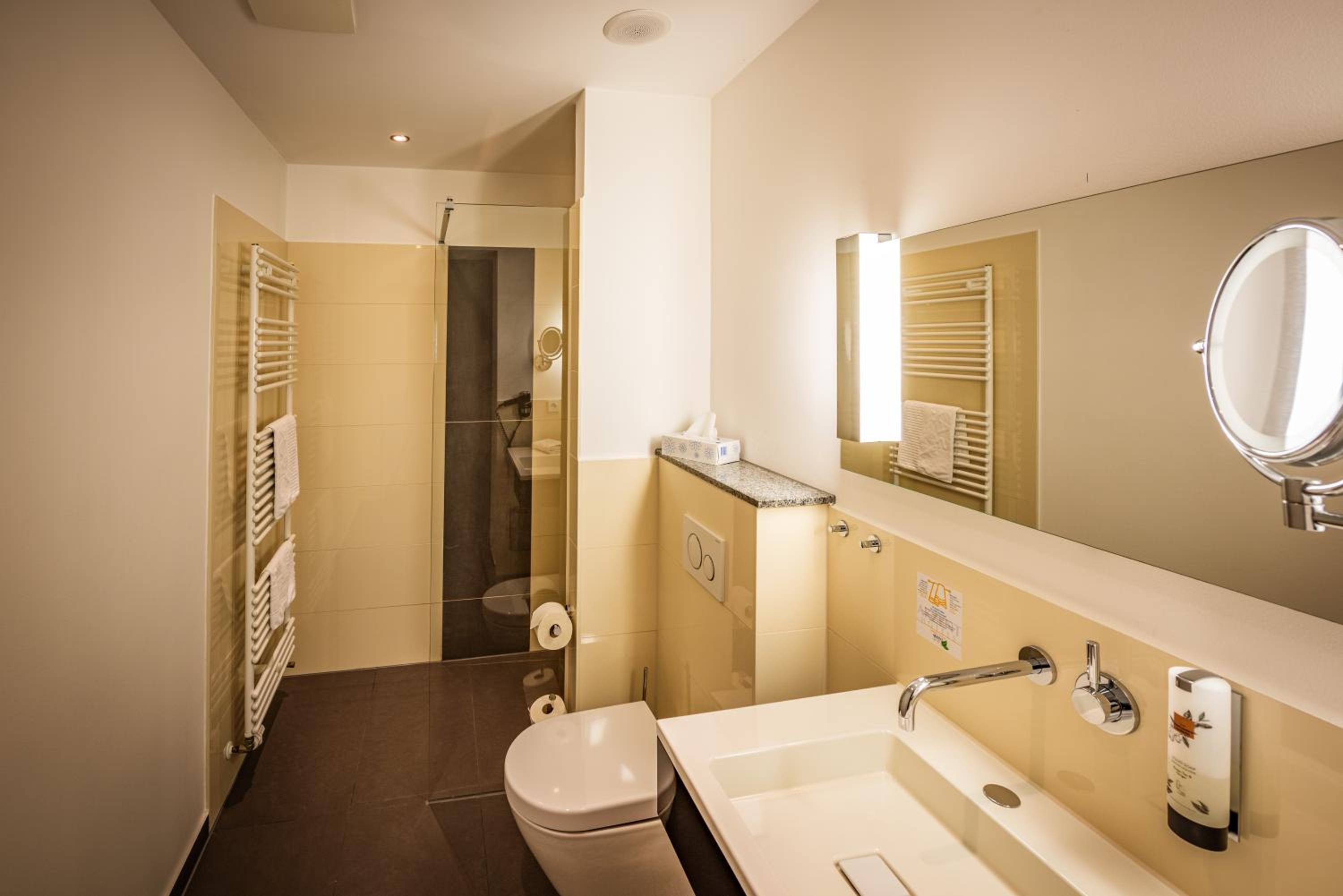 Small Single Room photo 3