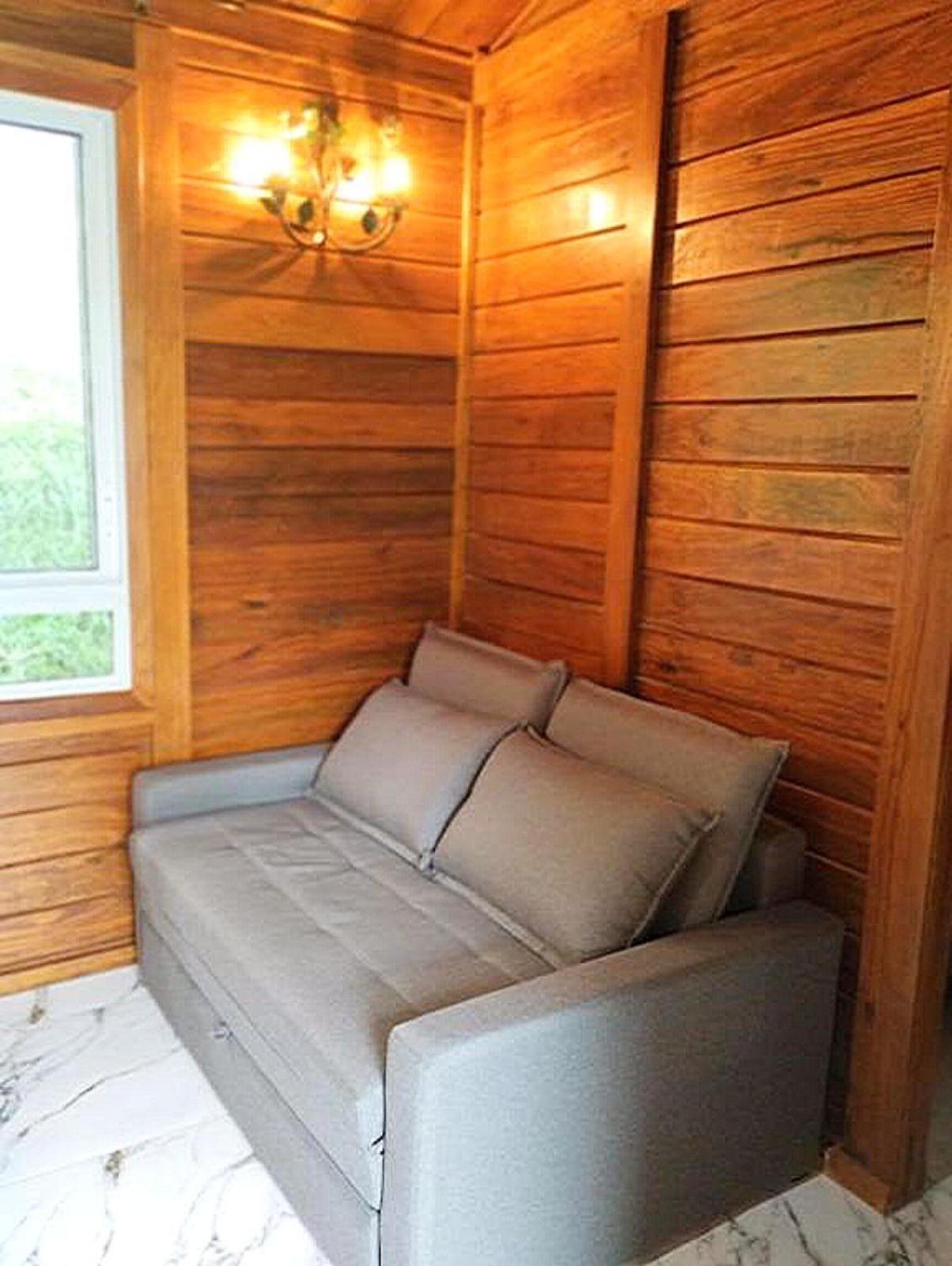 Deluxe Queen Suite