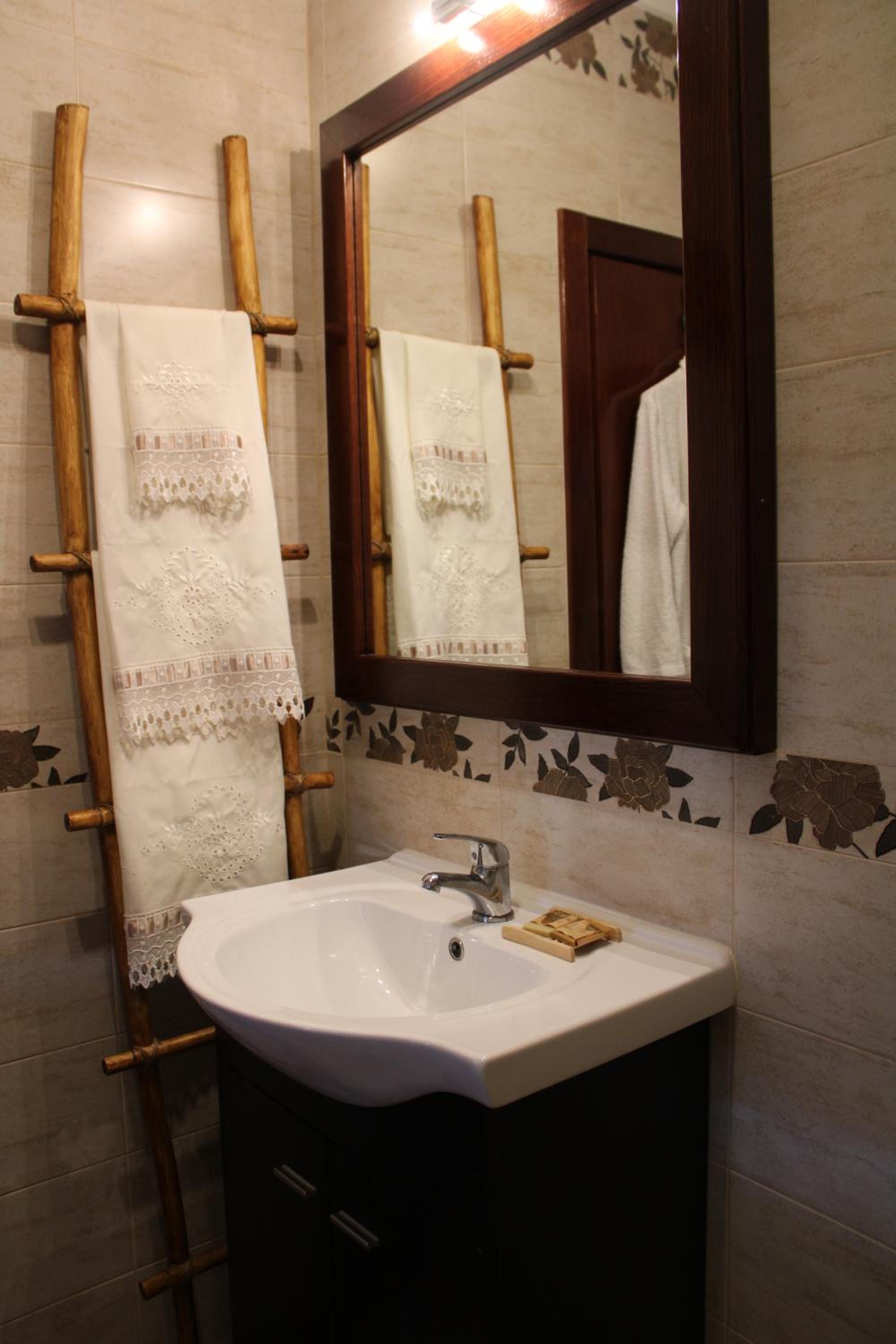 Double Room with Private Bathroom photo 2