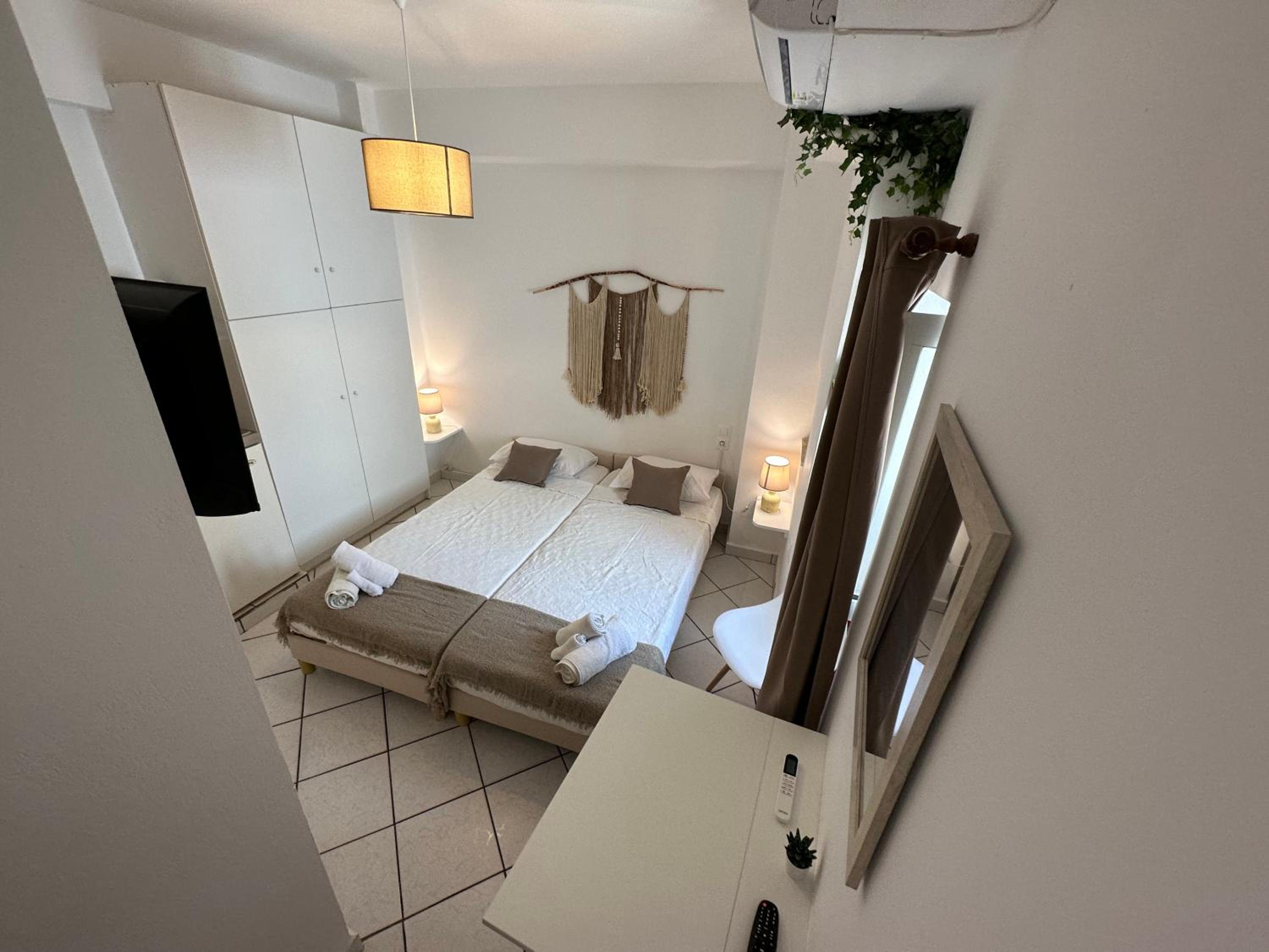 Twin Room with Private Bathroom photo 2