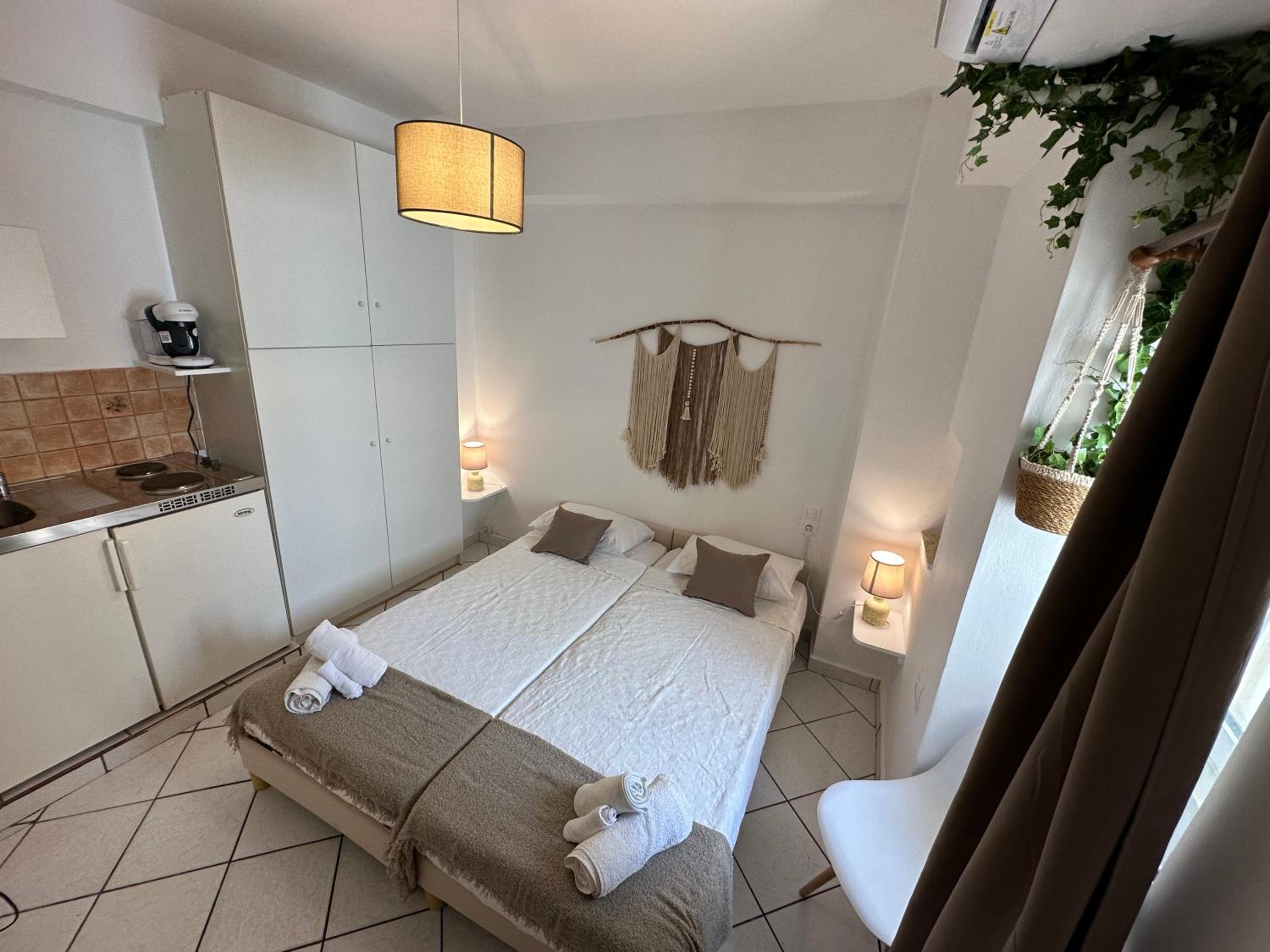 Twin Room with Private Bathroom photo 3