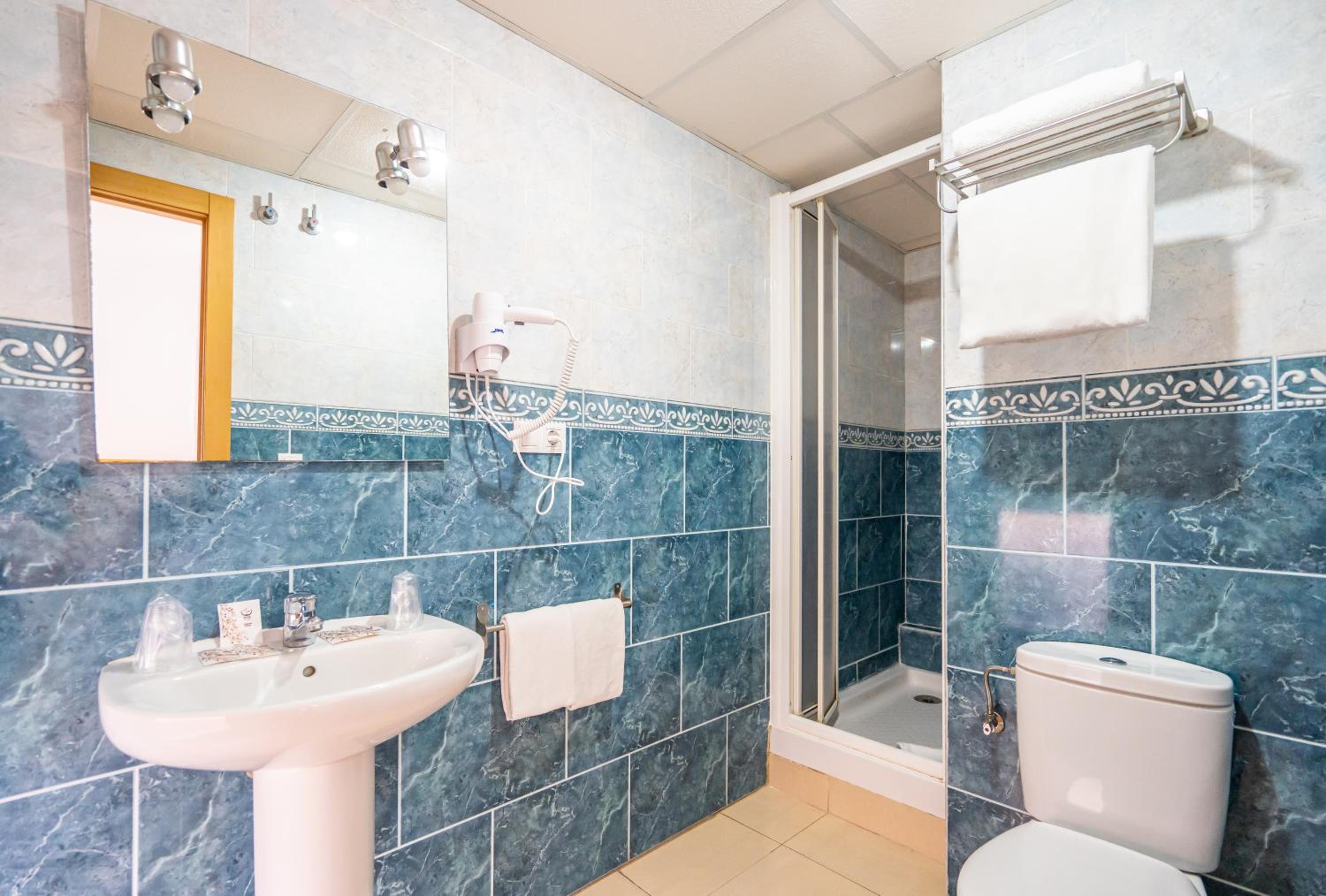 Double or Twin Room — the supplier's photographs — photo 5