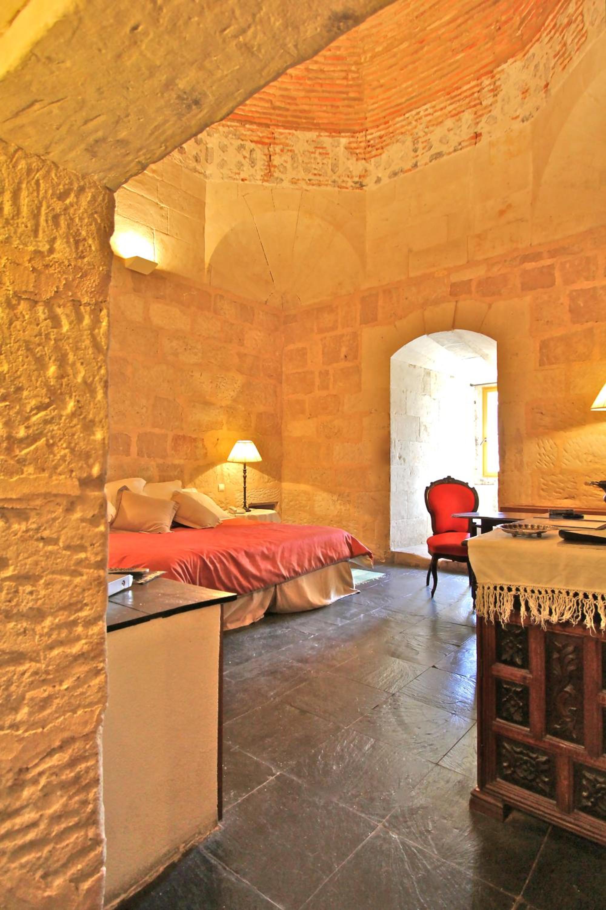 Deluxe Double or Twin Room photo 3