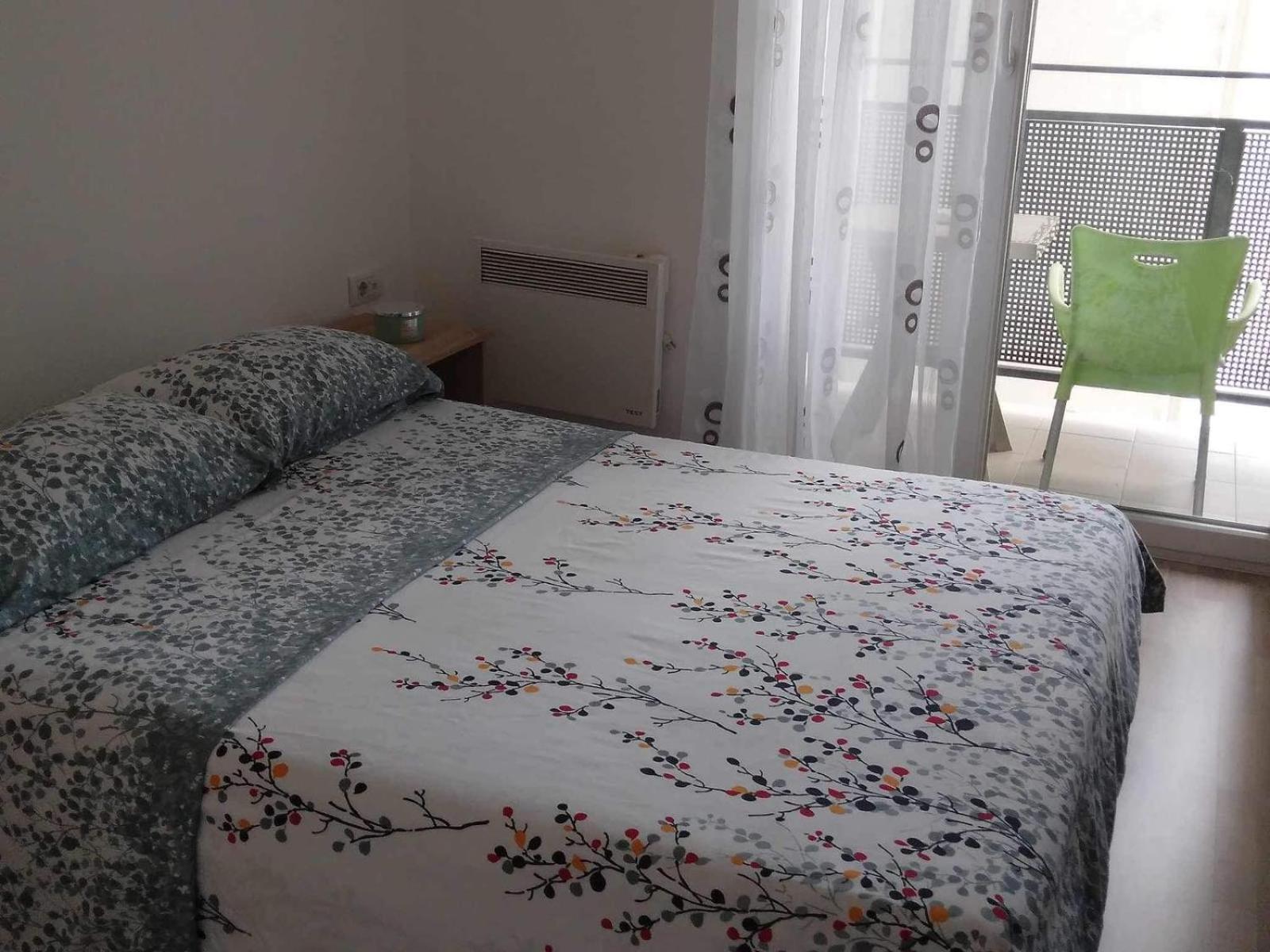 One-Bedroom Apartment photo 2