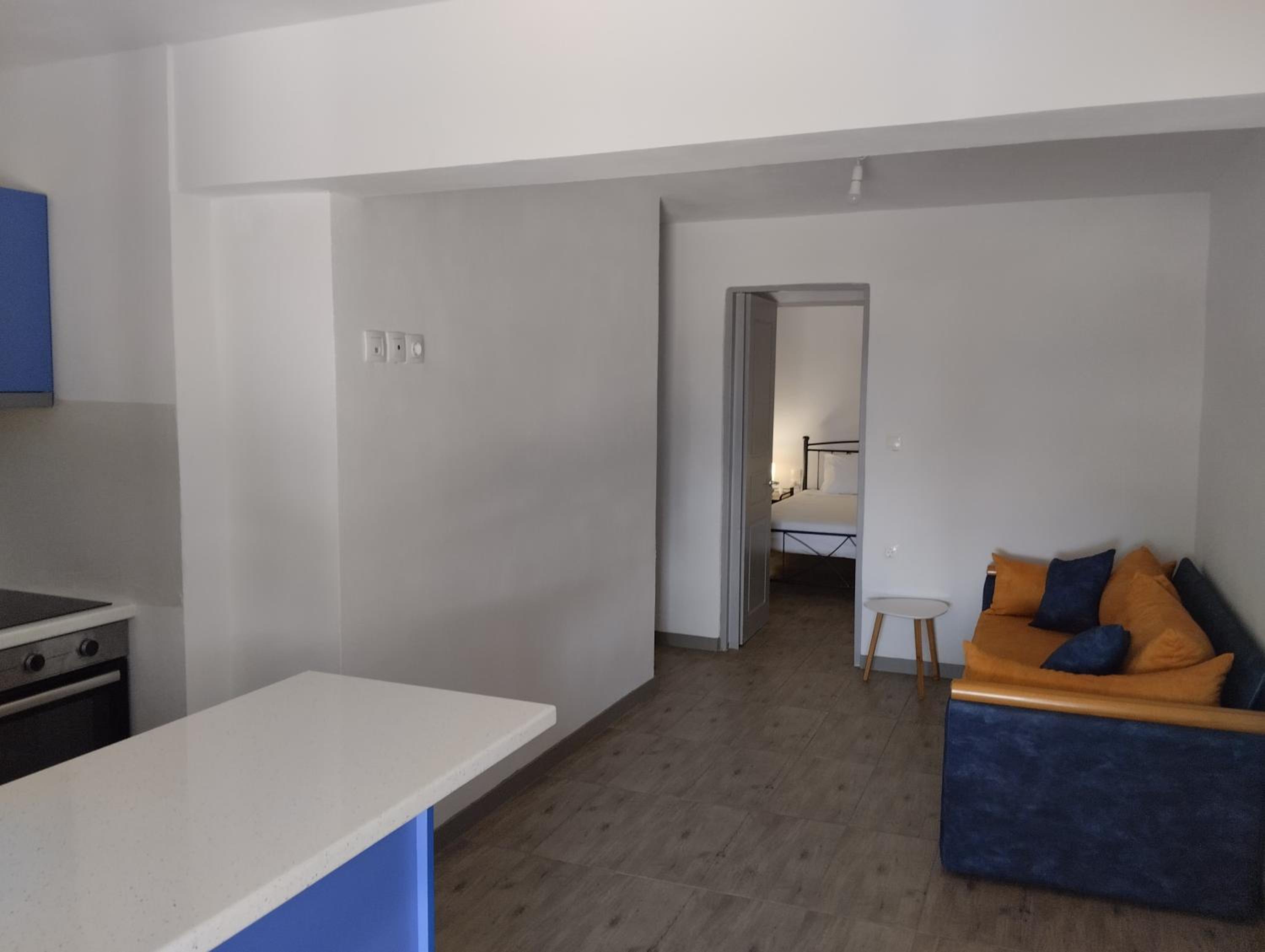 One-Bedroom Apartment photo 1