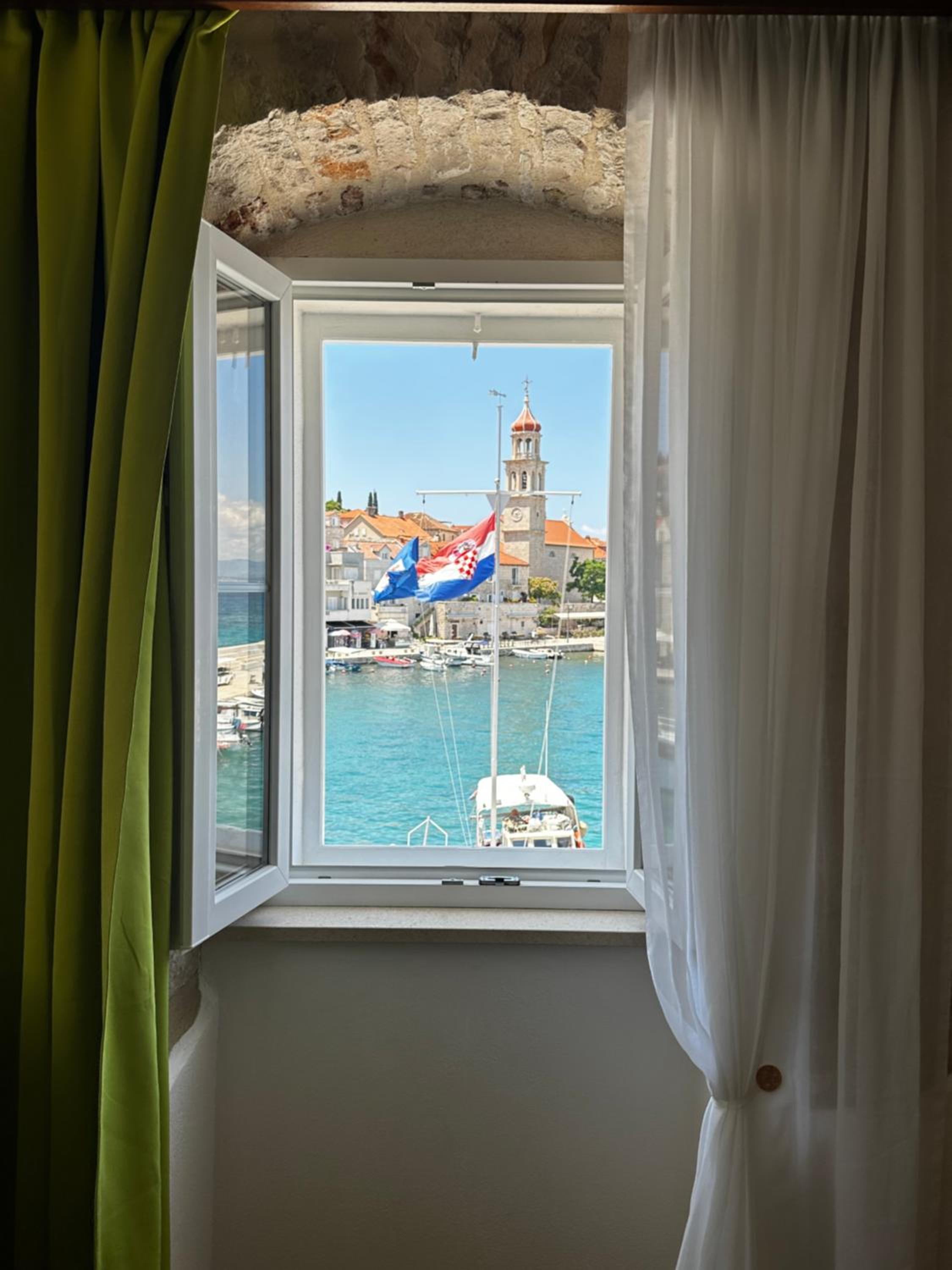 Two-Bedroom Apartment with Sea View photo 2