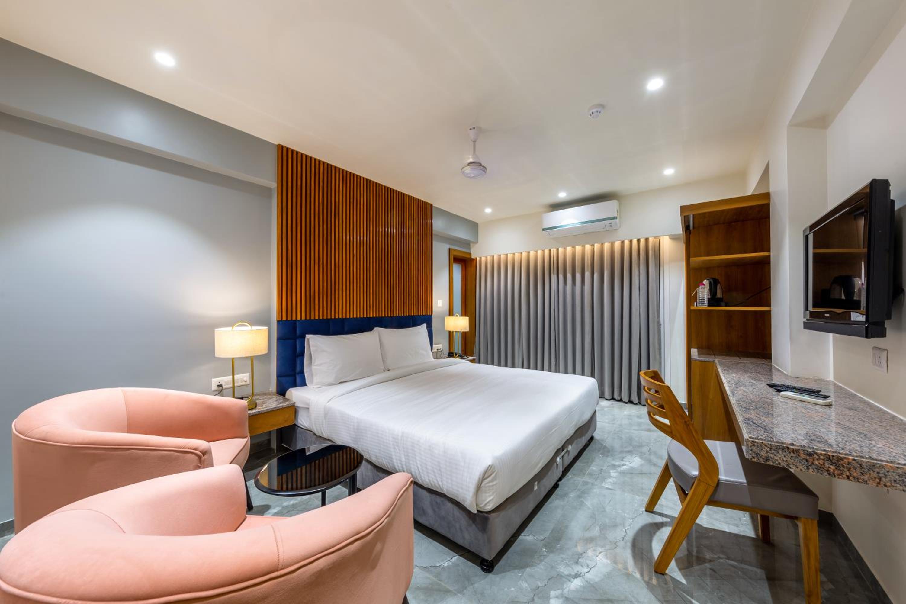 Deluxe Double or Twin Room