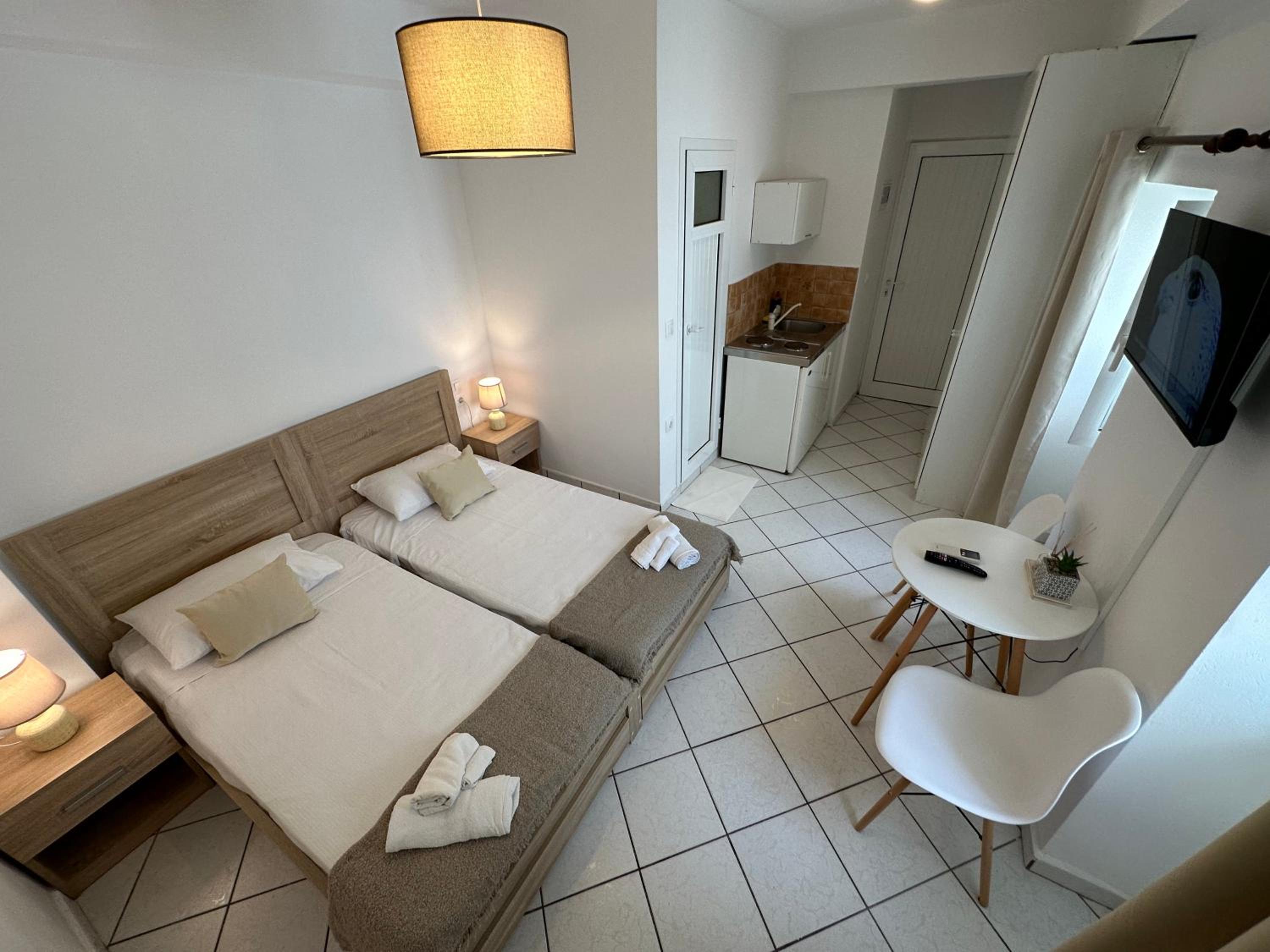 Large Twin Room photo 2
