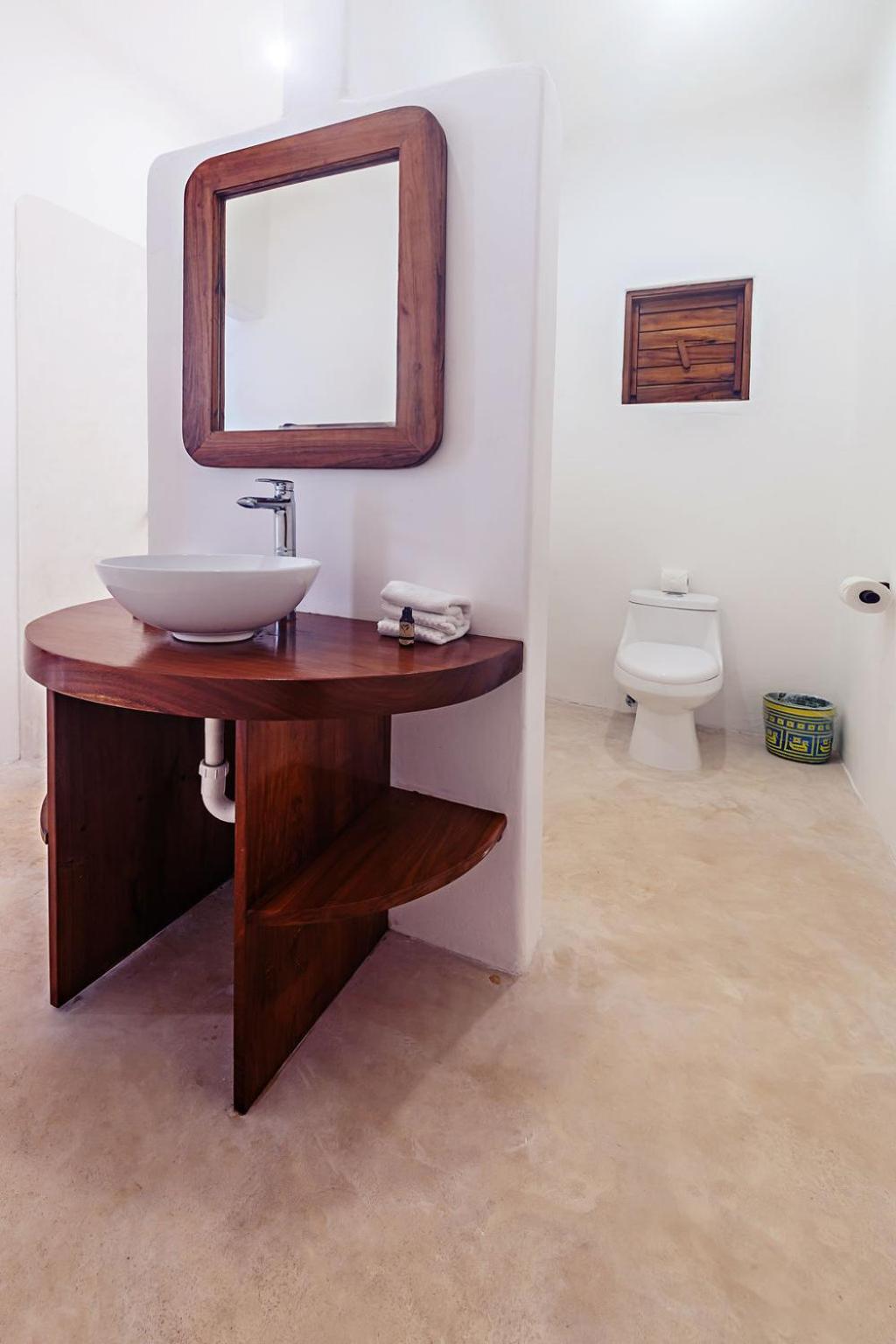 Deluxe Suite - Photo 17
