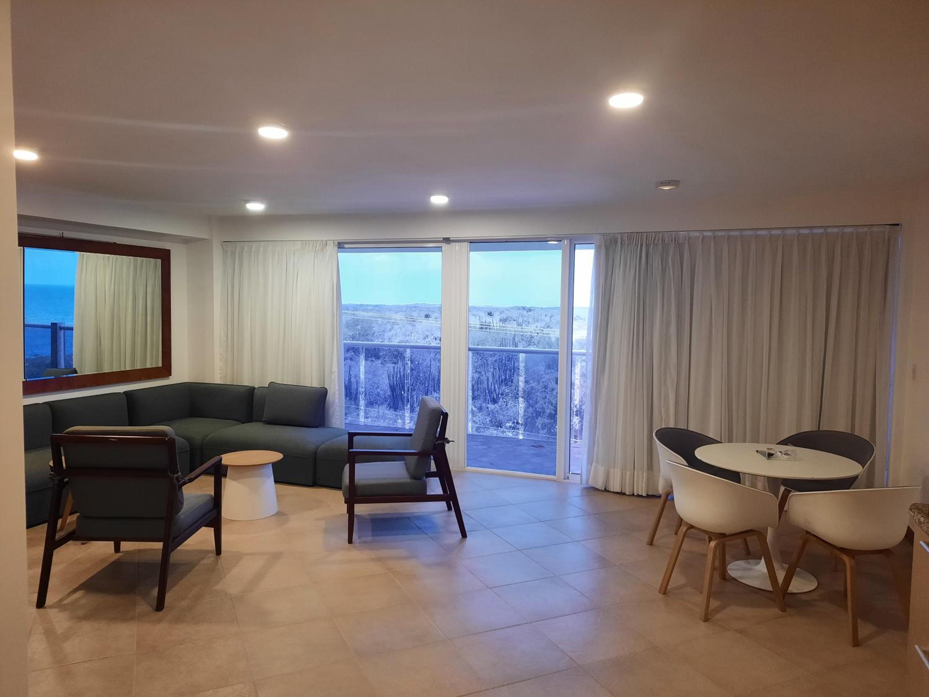 One-Bedroom Apartment with Sea View and Balcony photo 3