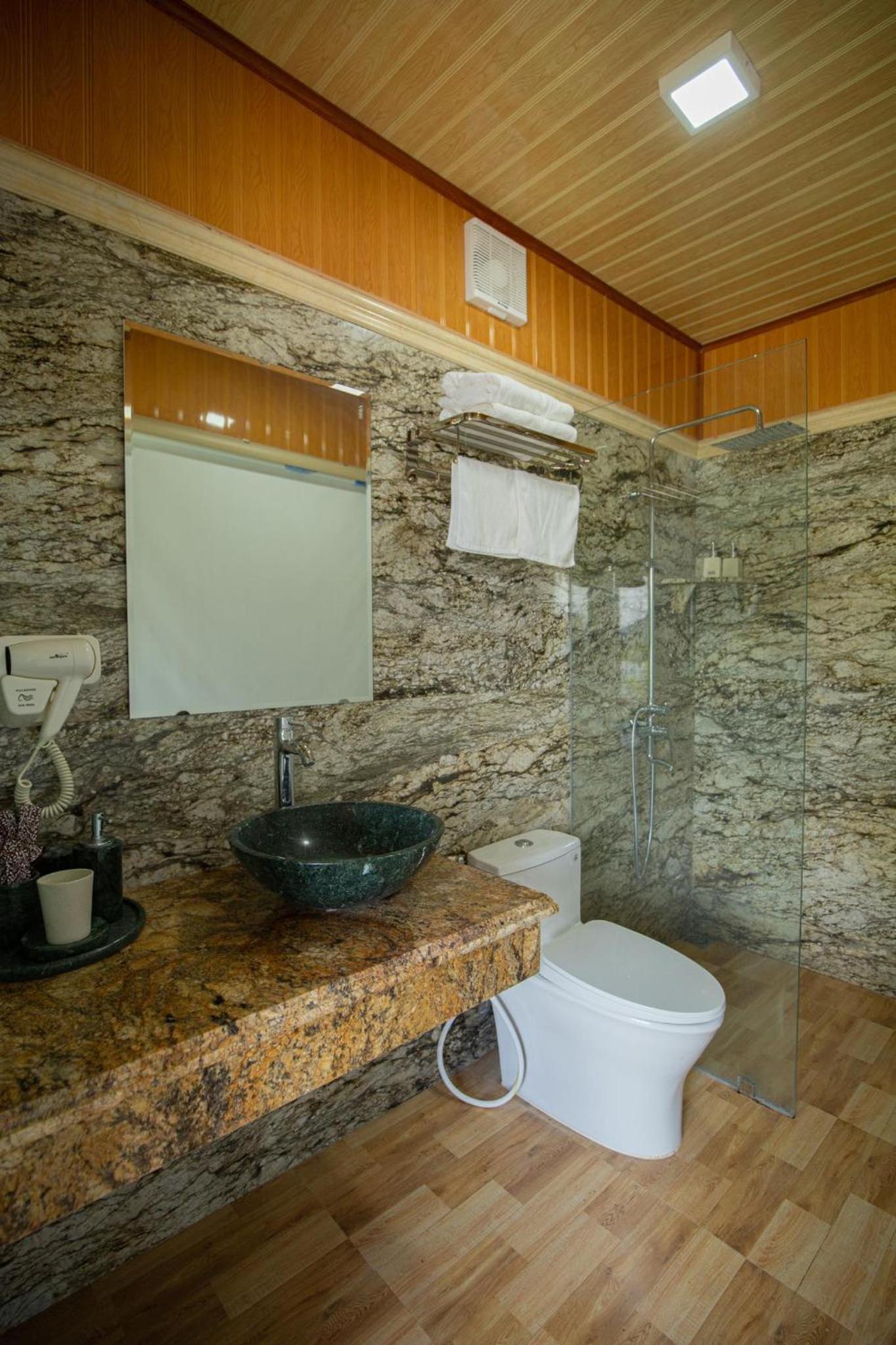 Superior Quadruple Room - Photo 10