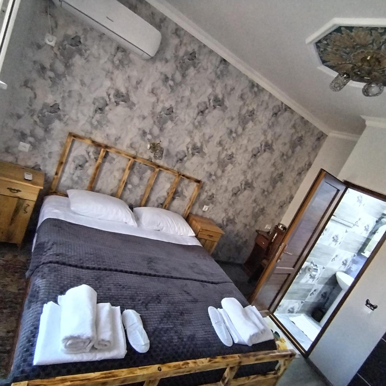 Deluxe Double Room with Bath photo 2