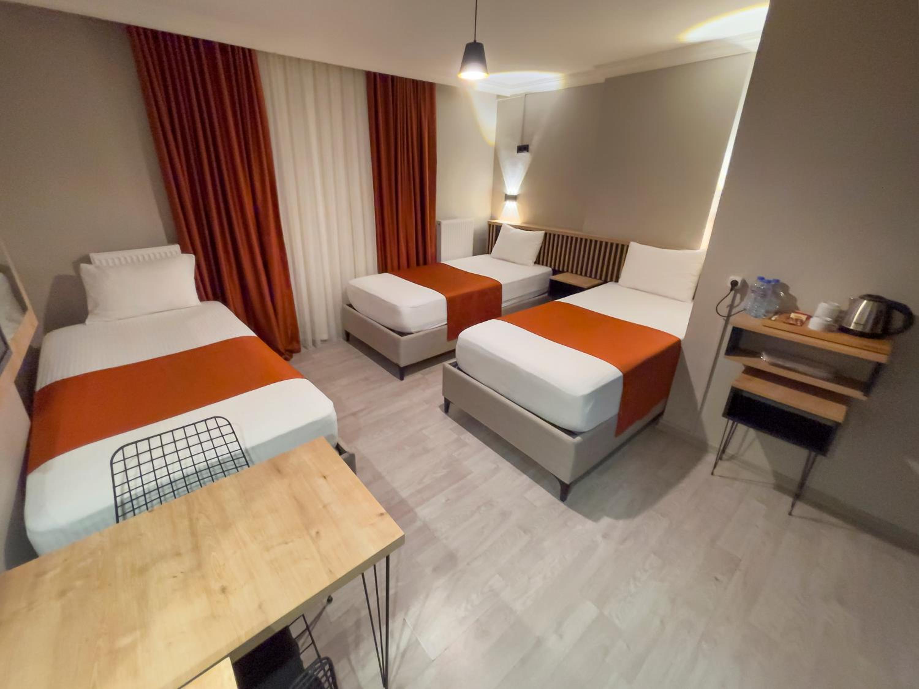 Triple Room with Private Bathroom photo 1