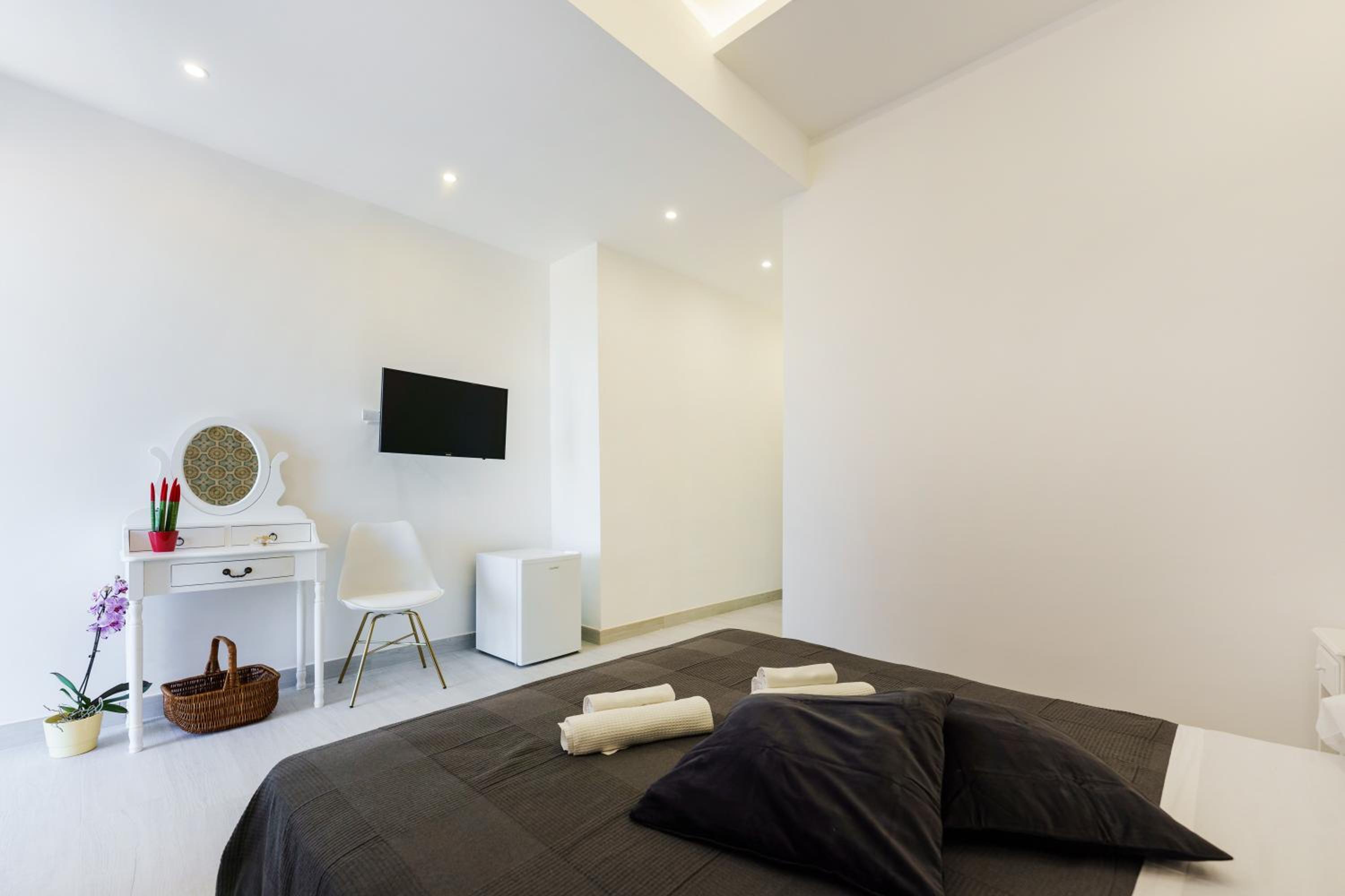 Large Double Room photo 3