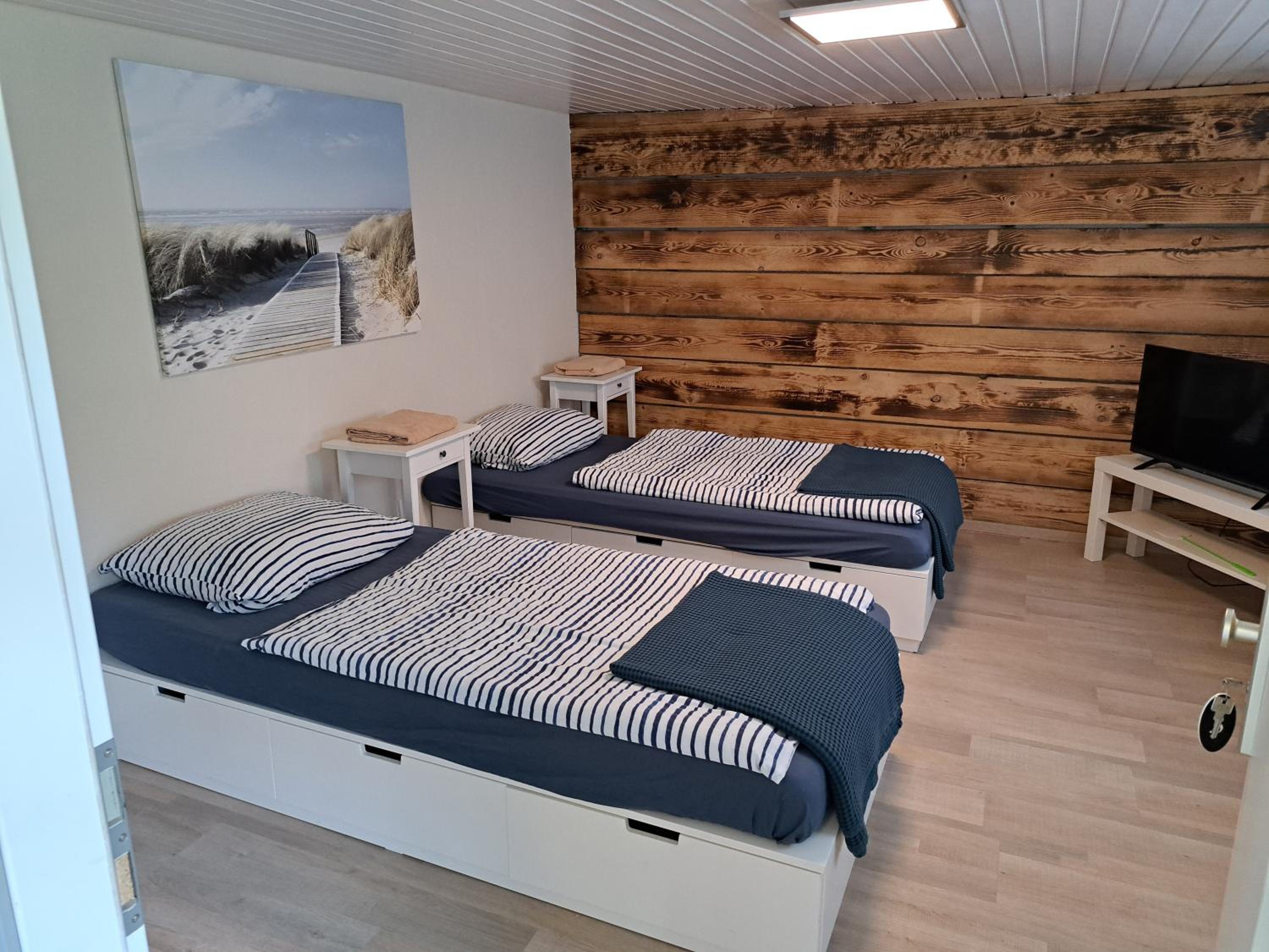 Double Room with Shared Bathroom photo 2