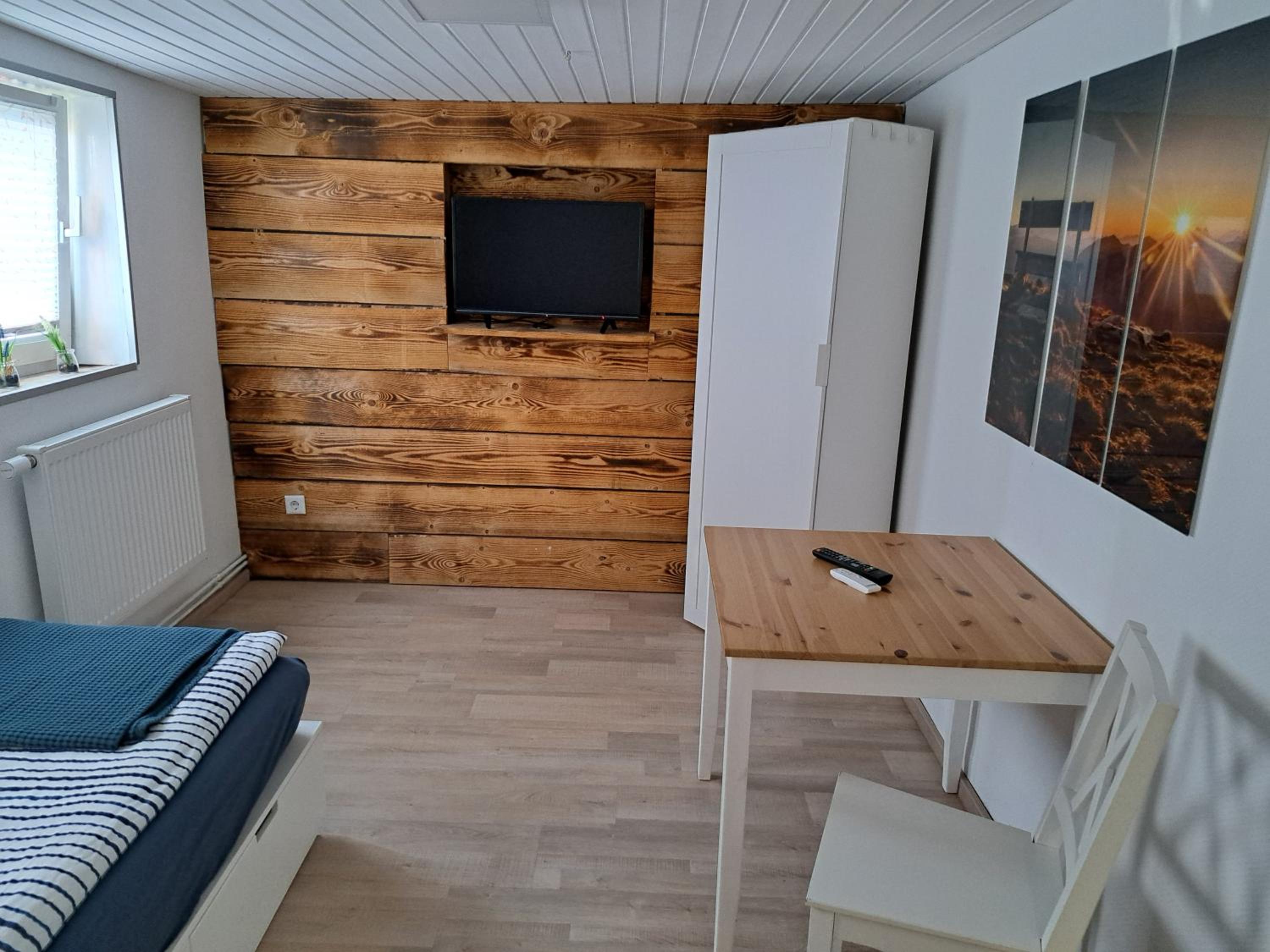 Single Room with Shared Bathroom photo 1