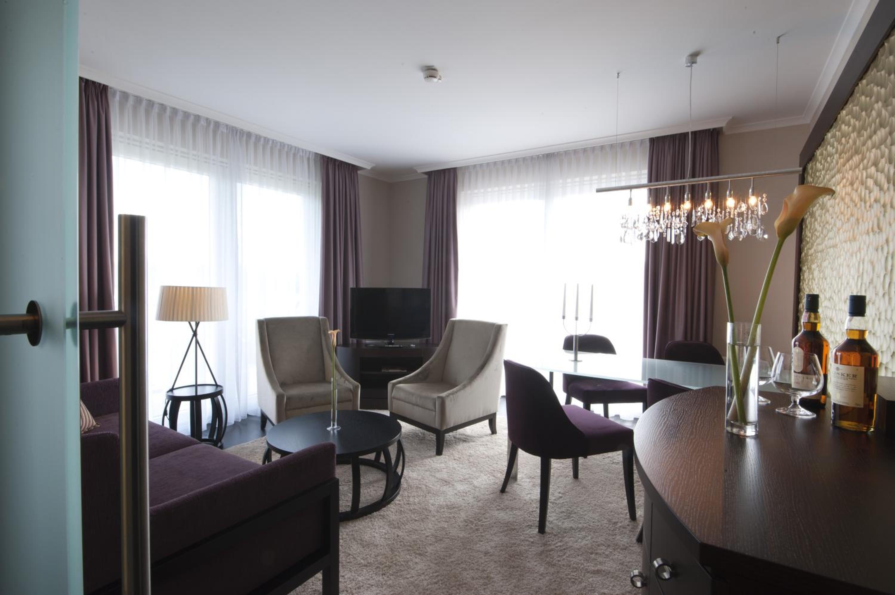 Golf Suite - Photo 1
