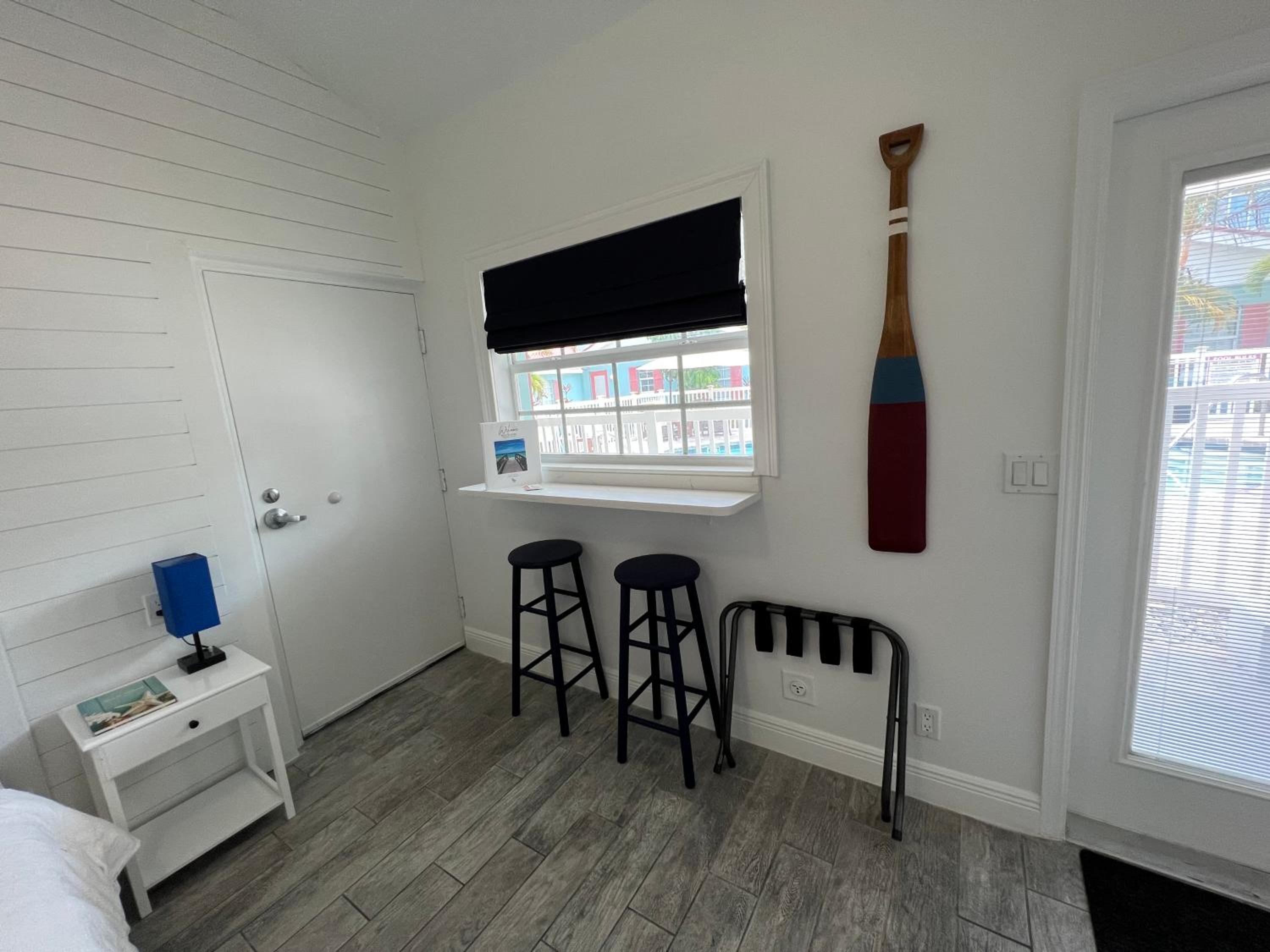 Studio with Pool View photo 3