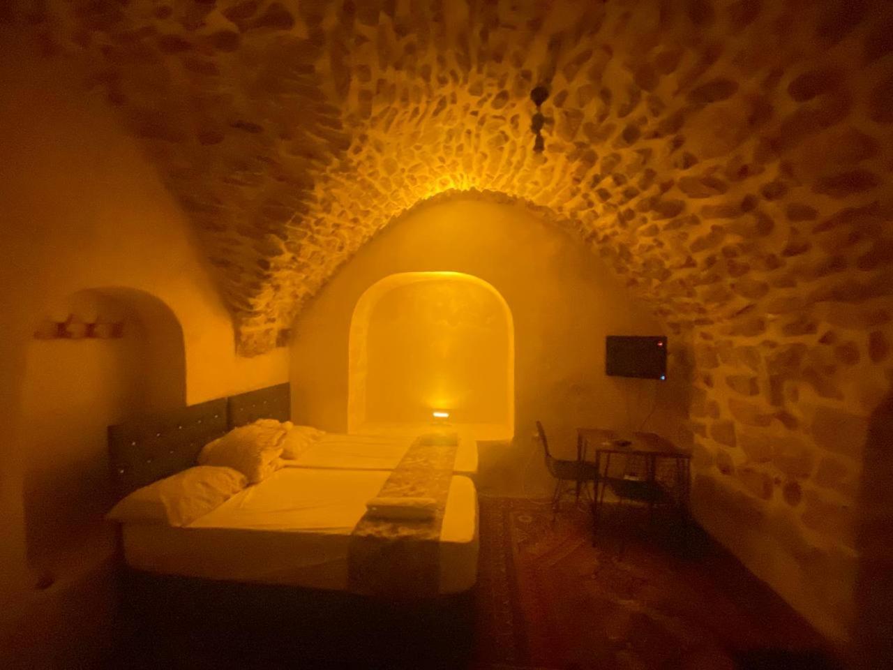 Double or Twin Room with Private Bathroom photo 1