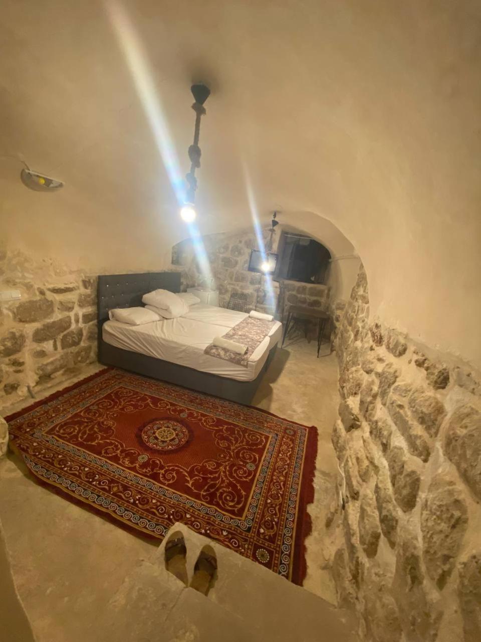 Double or Twin Room with Private Bathroom photo 2