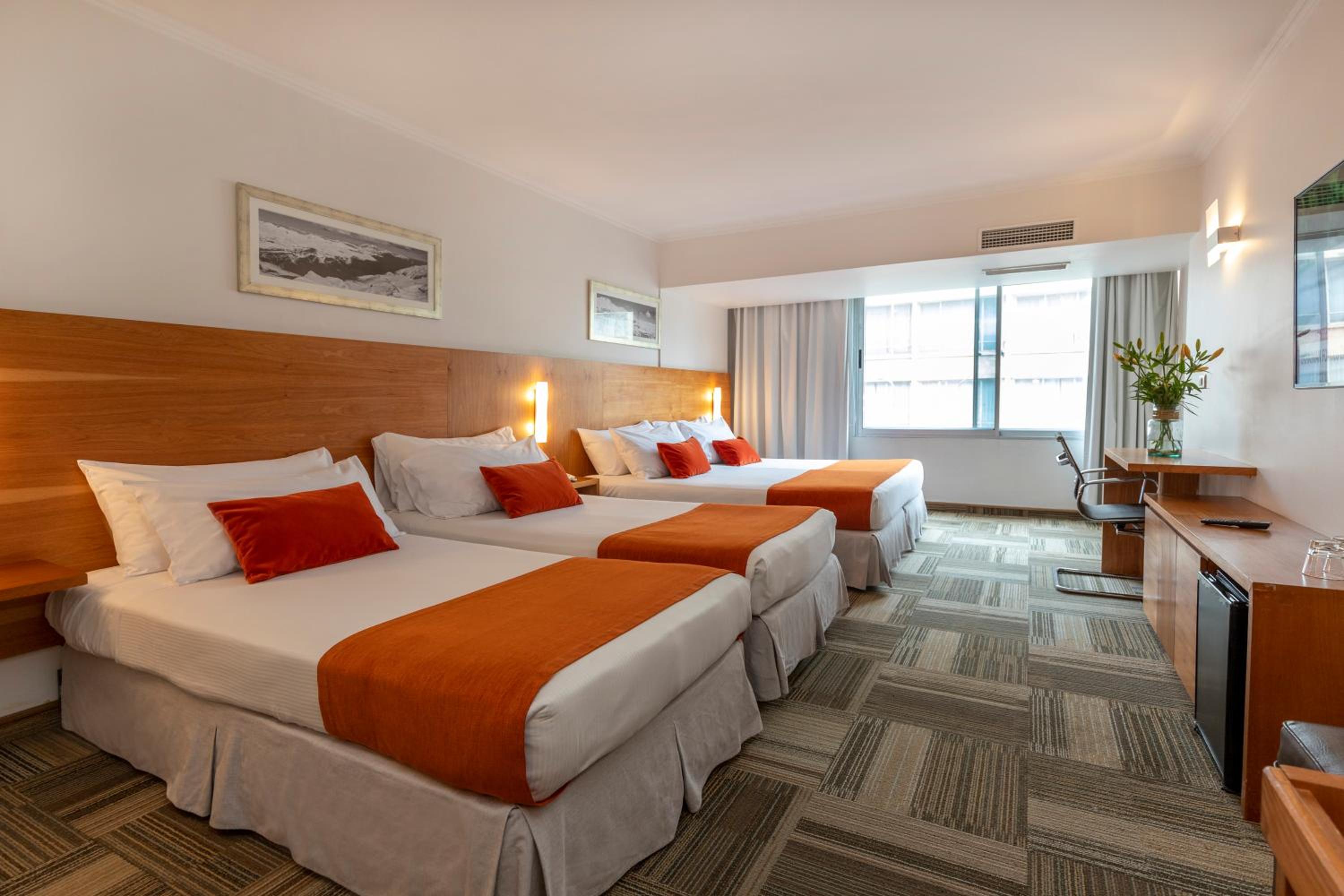 King Room with Two King Beds - Non-Smoking - Photo 3