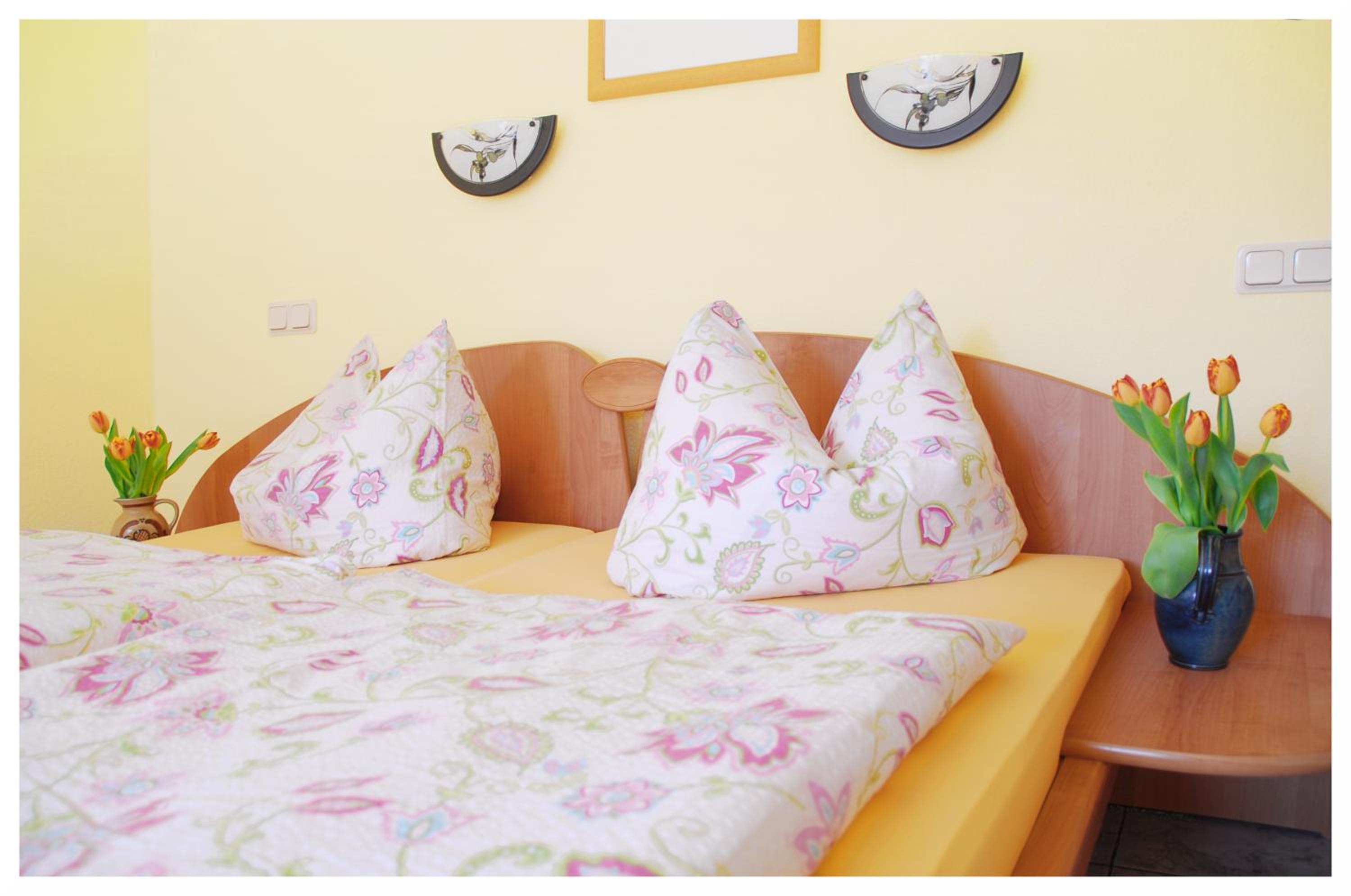 Economy Double Room photo 2