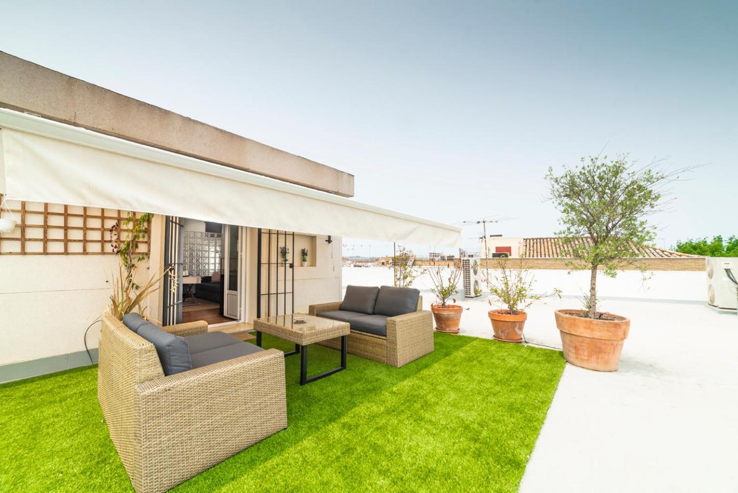 Apartment with Terrace - Photo 20