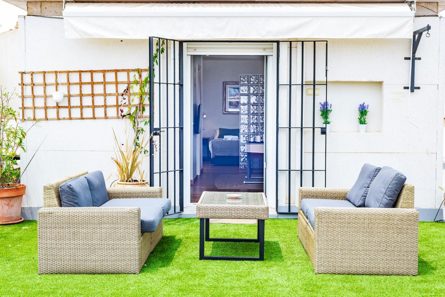 Apartment with Terrace - Photo 21