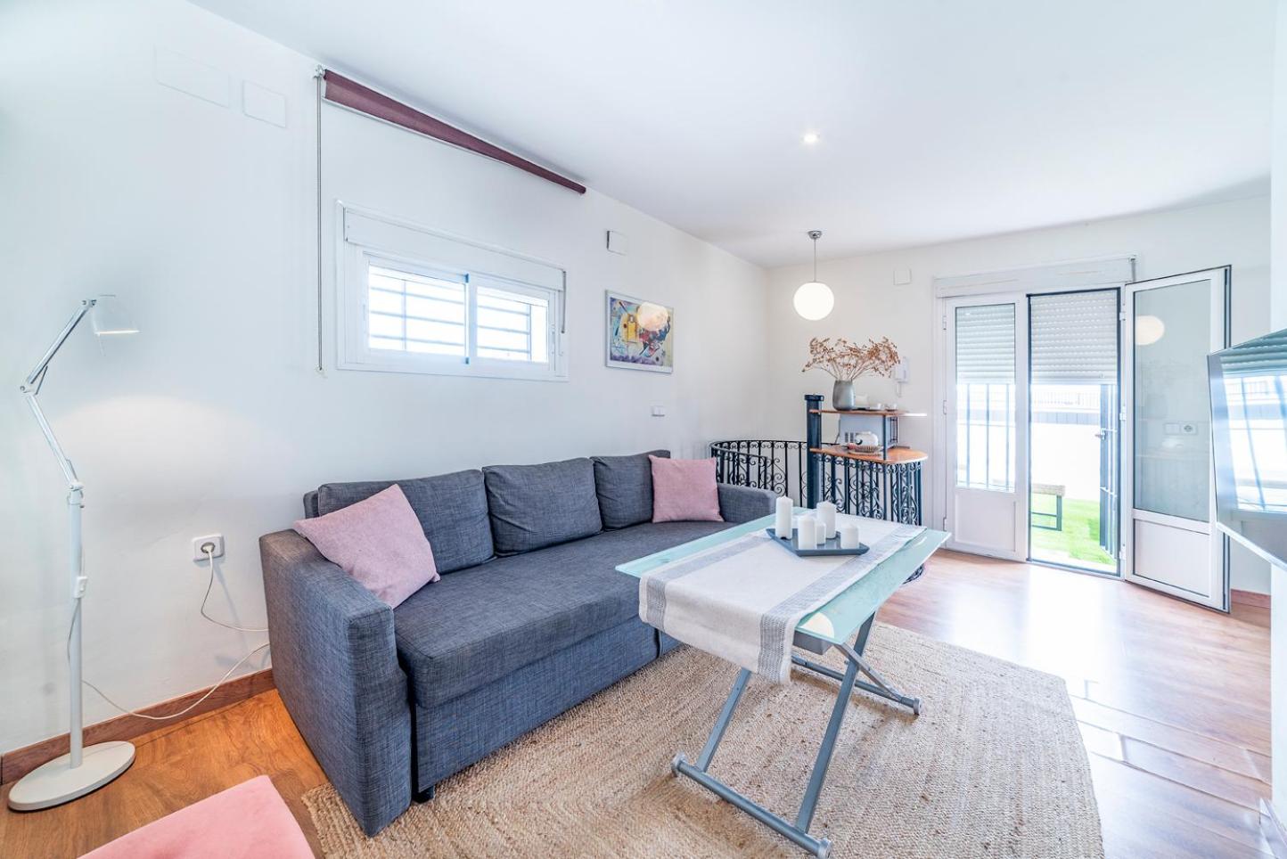 Apartment with Terrace - Photo 22
