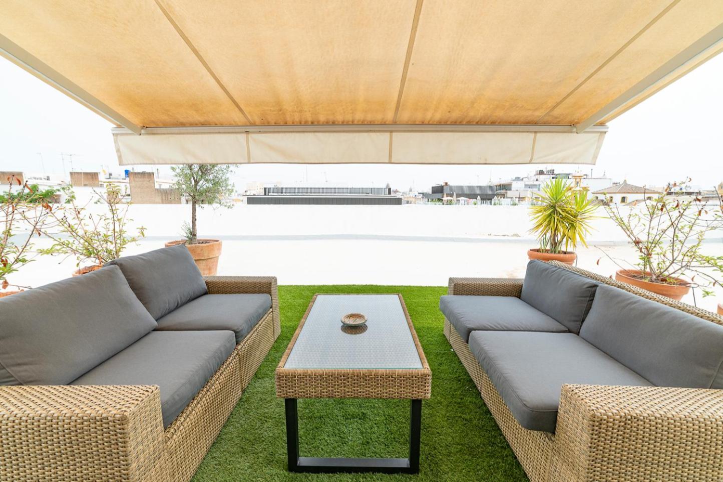 Apartment with Terrace - Photo 19