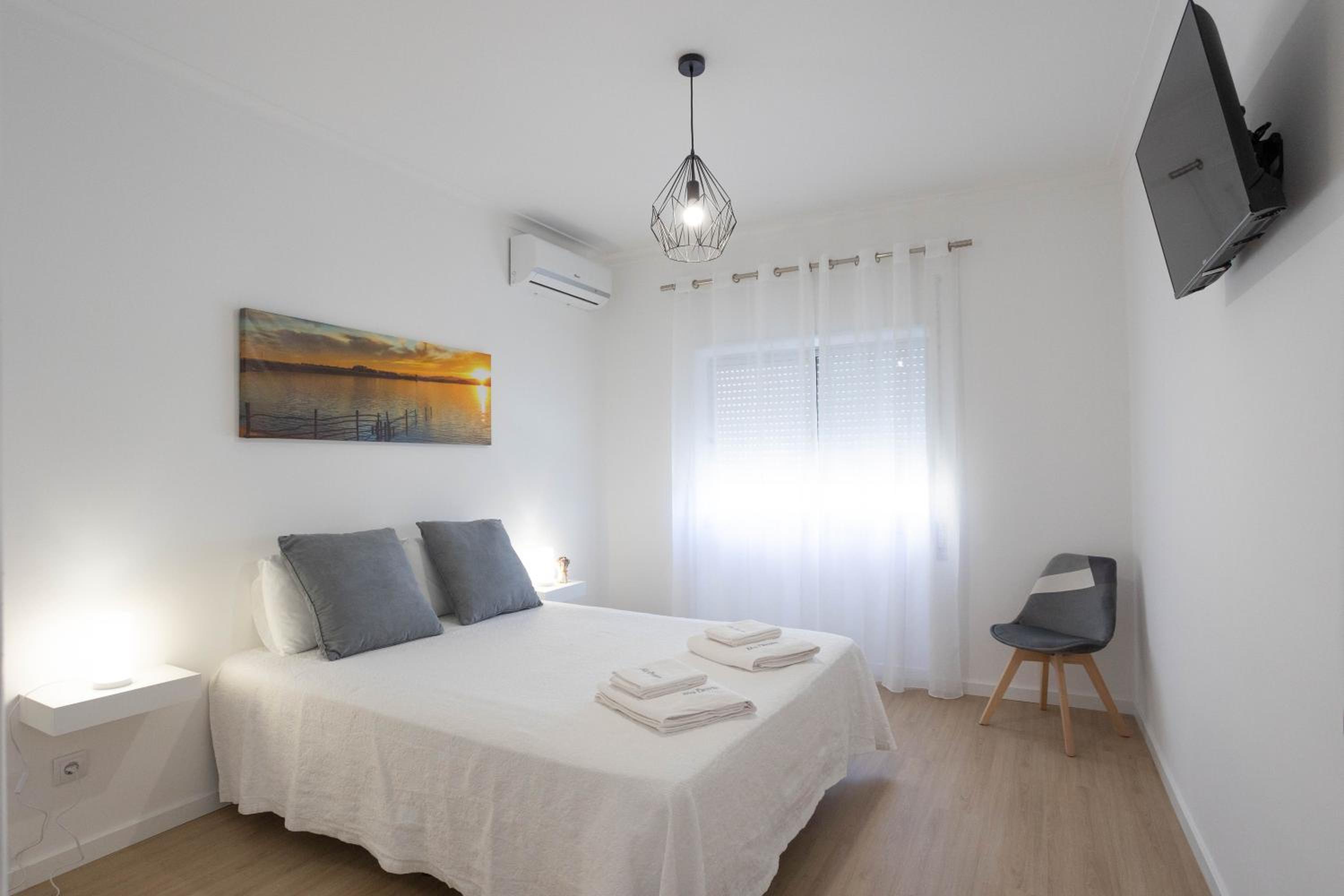 Three-Bedroom Apartment photo 2