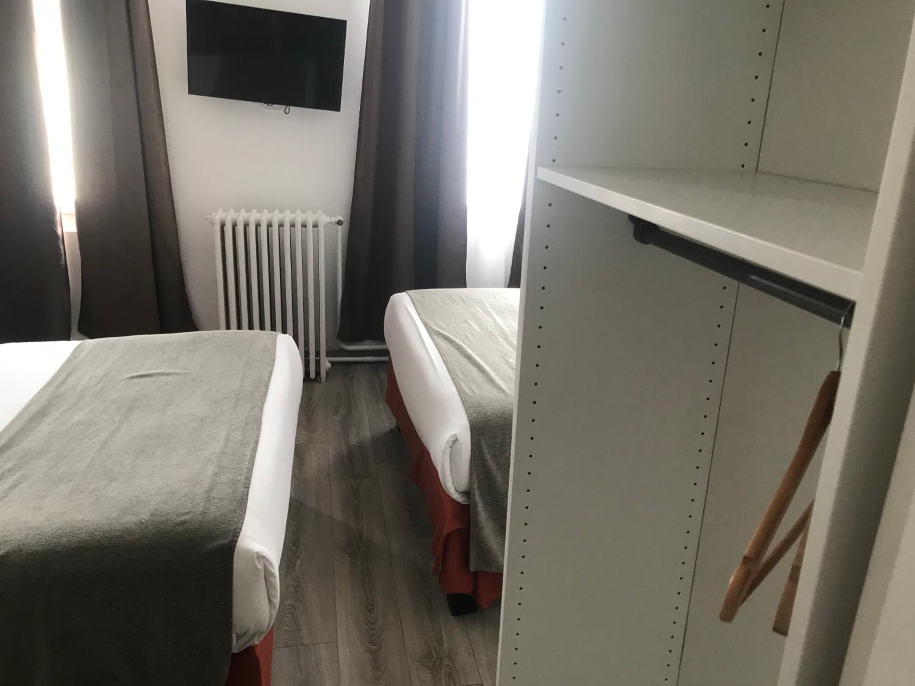 Triple Room - Photo 7