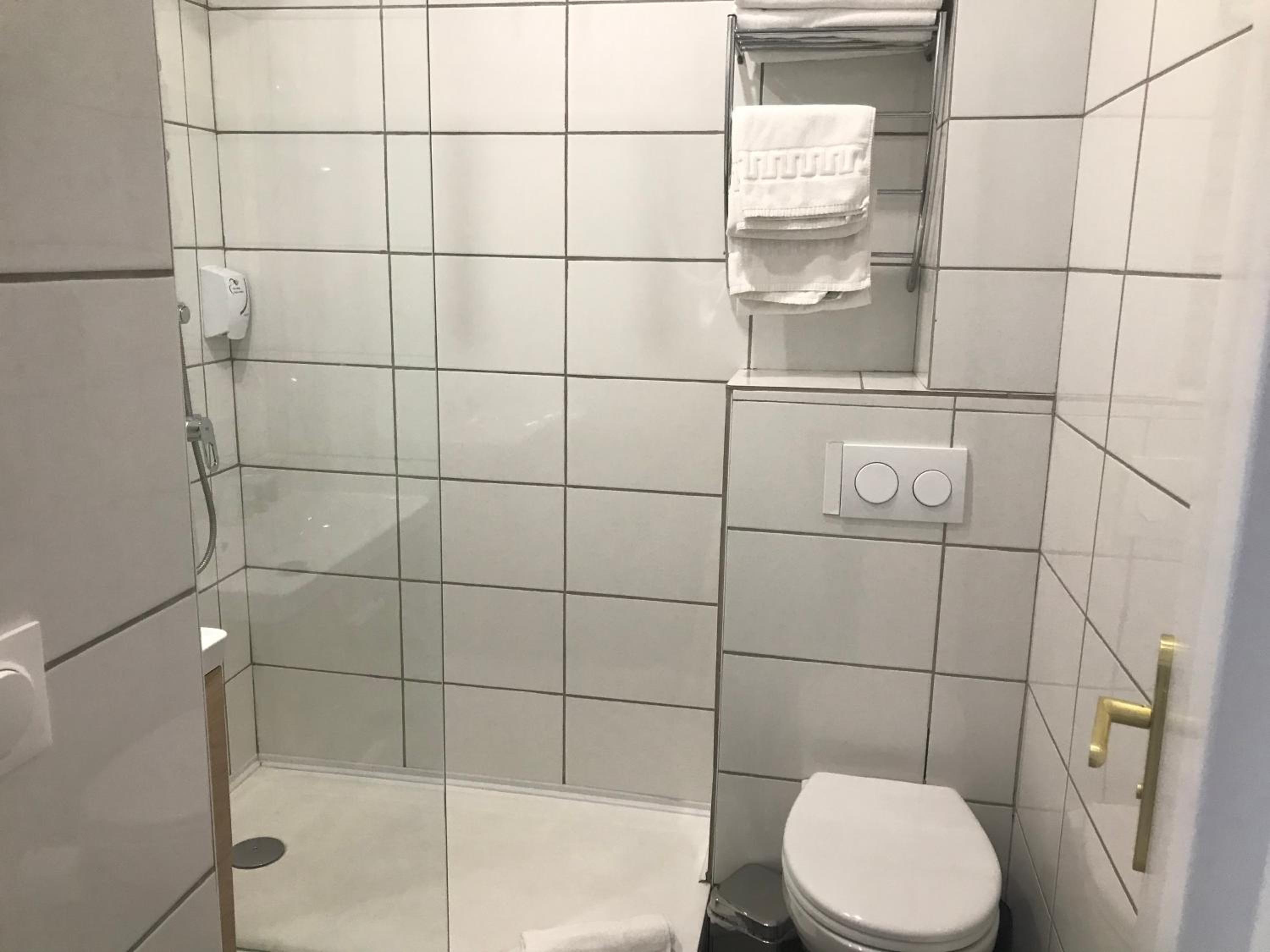Triple Room - Photo 8