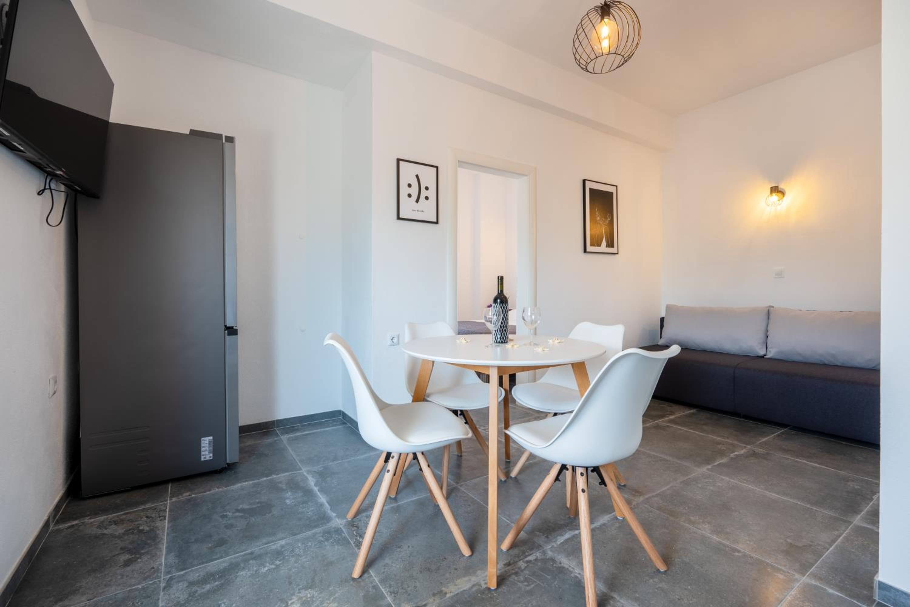 One-Bedroom Apartment - Photo 22