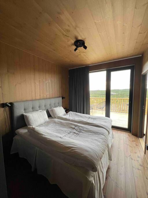 Four-Bedroom House photo 2