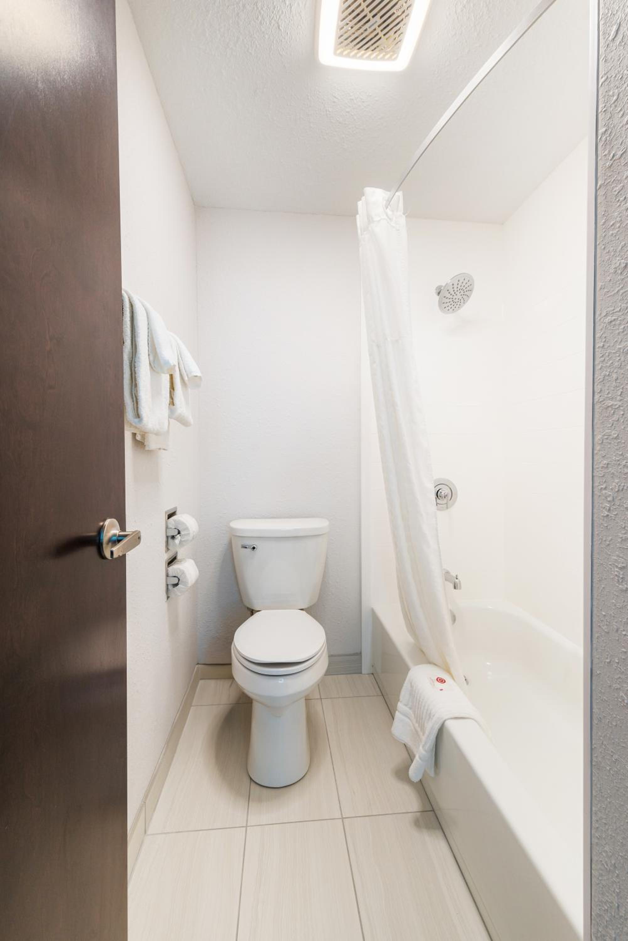 Superior Efficiency Queen Room with Two Queen Beds - Non Smoking - Photo 7
