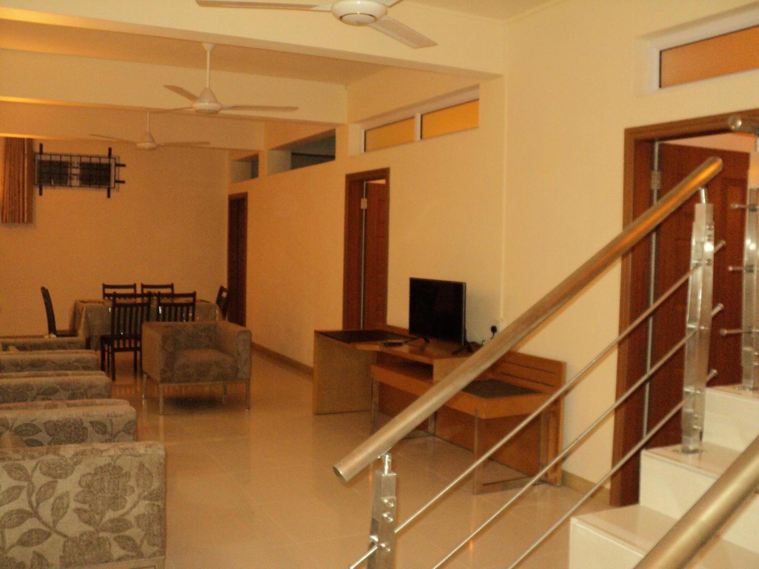 Half Basement 3-Bedrooms Apartment photo 3