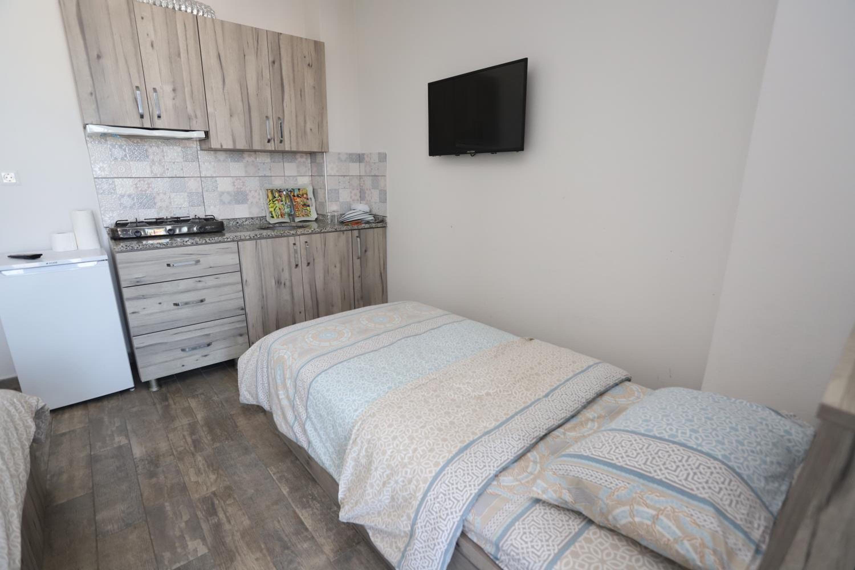 Studio Apartment photo 1