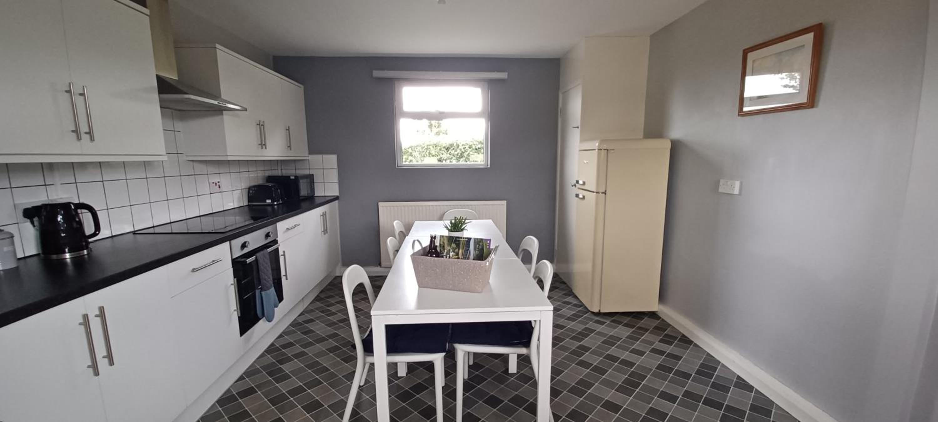 Three-Bedroom House photo 2